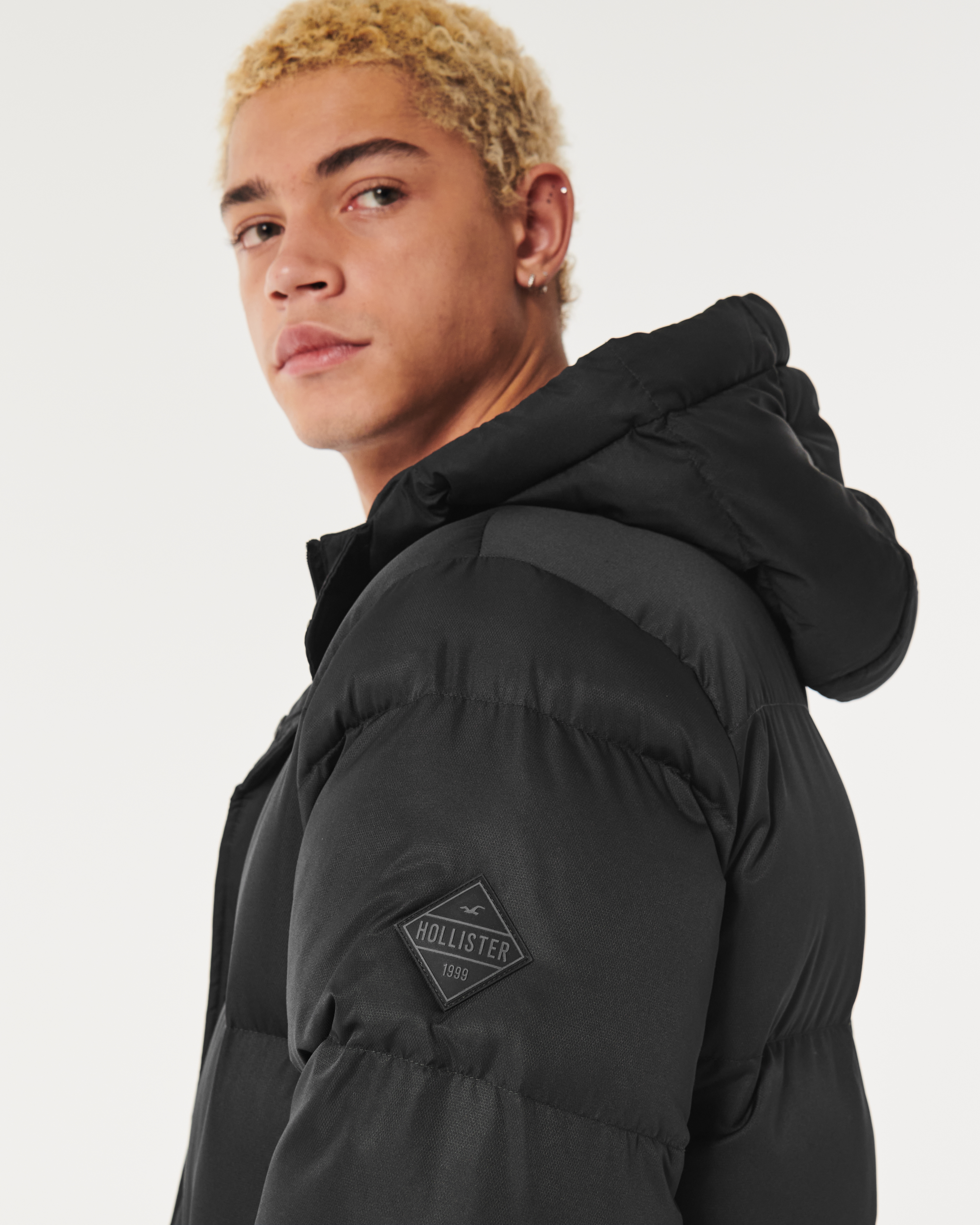 Hollister Cozy Lined Hooded Puffer Jacket in Black for Men