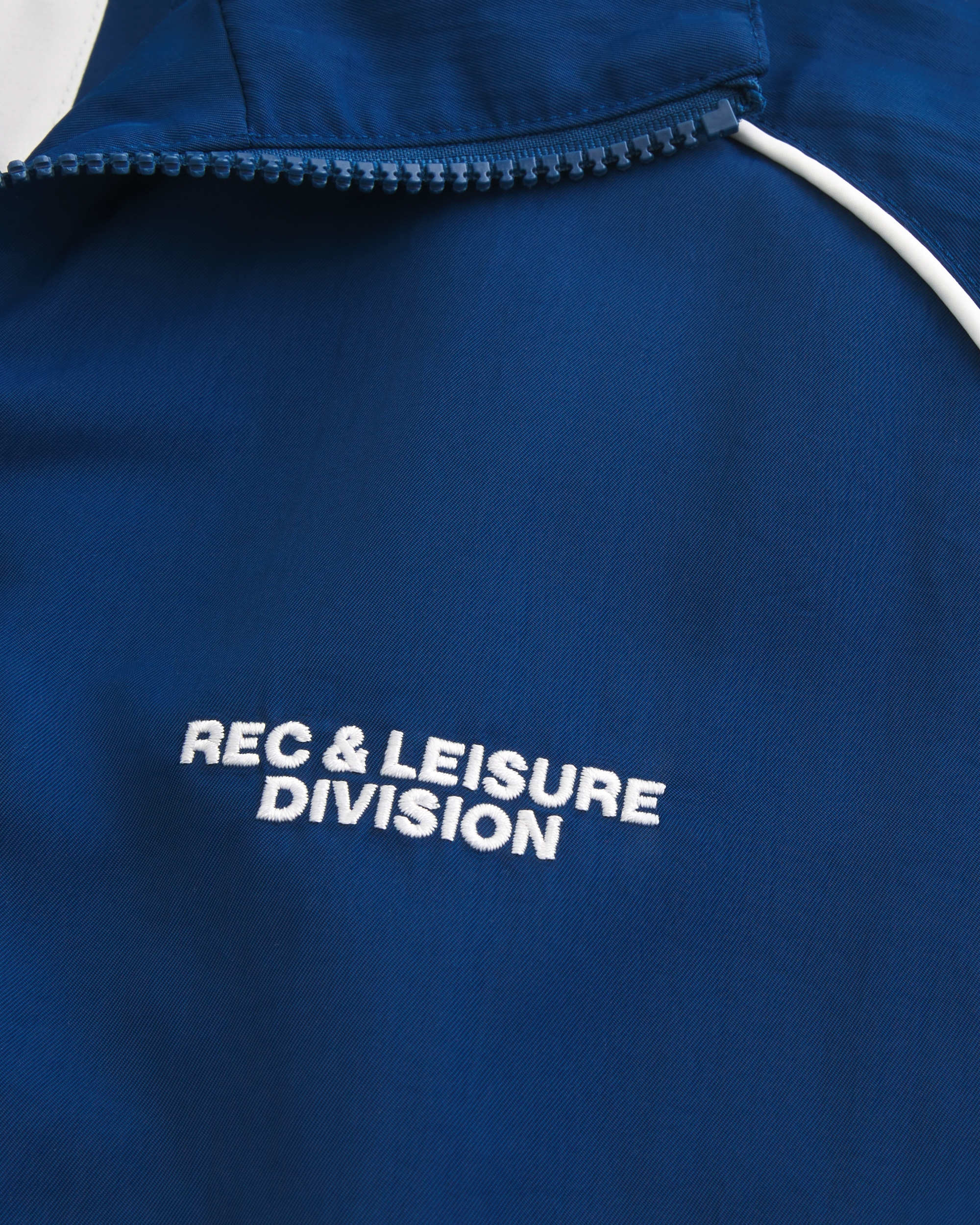 Men's Rec & Leisure Division Graphic Windbreaker Jacket