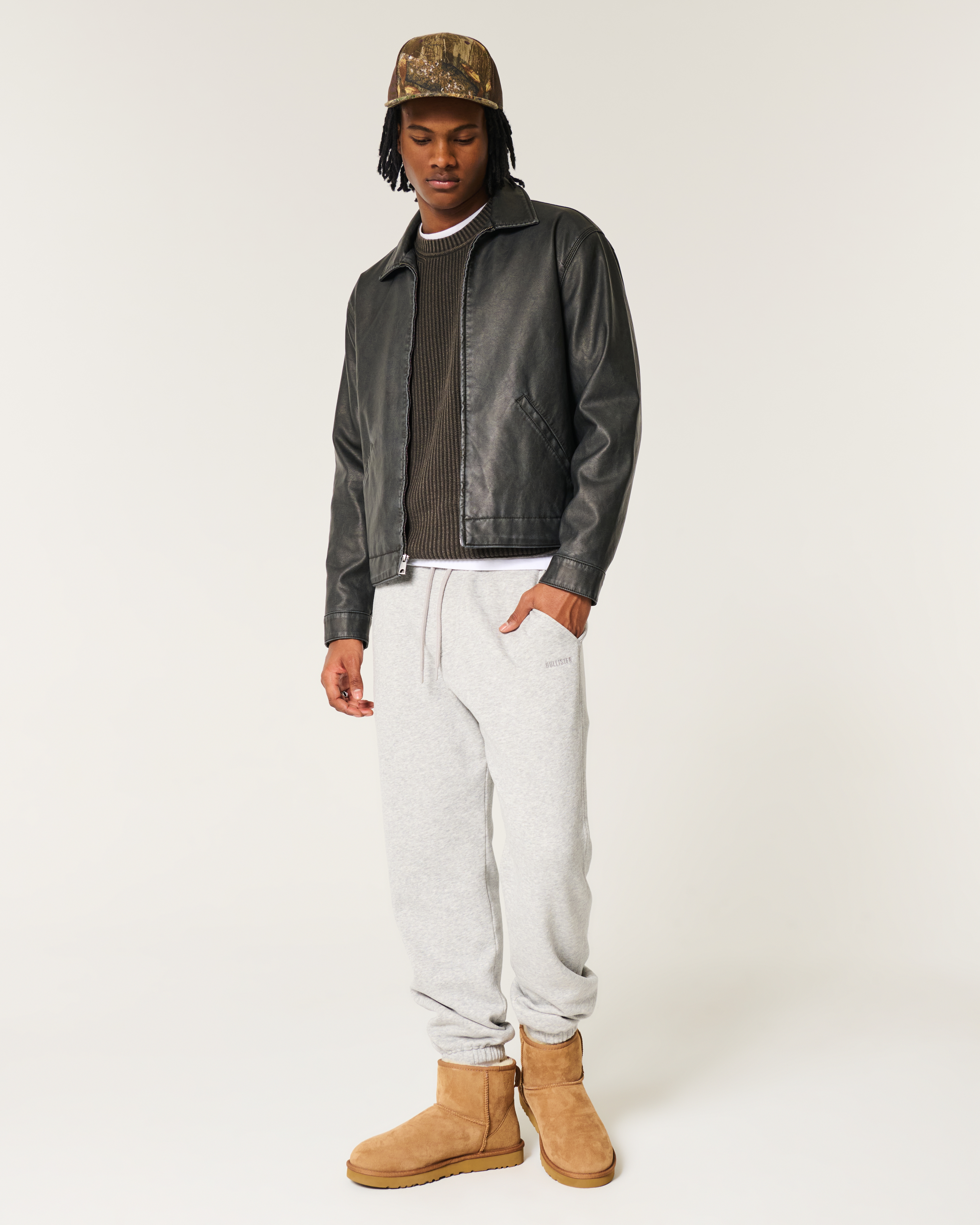 Relaxed Fleece Logo Joggers