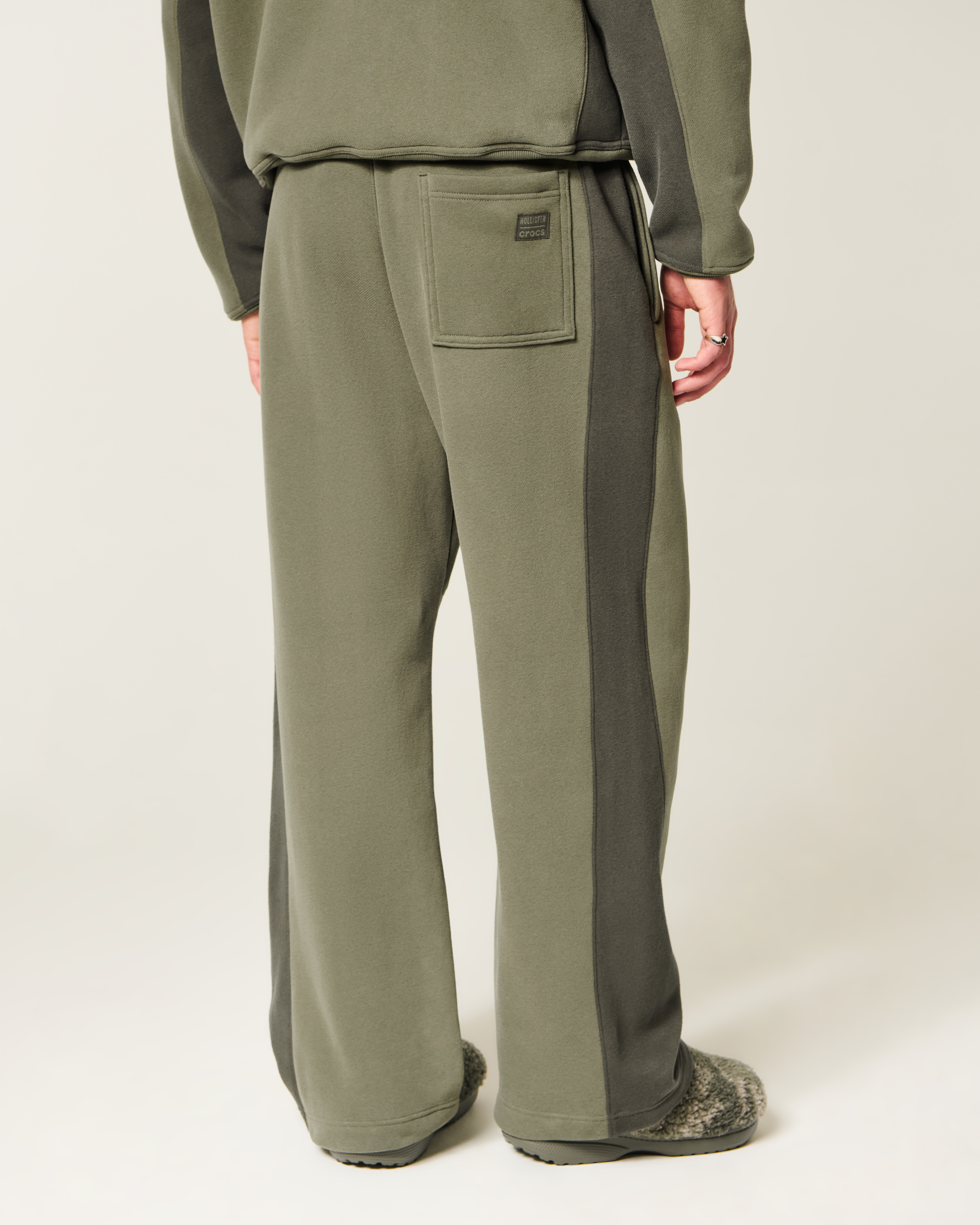 Hollister x Crocs Super Baggy Sweatpants