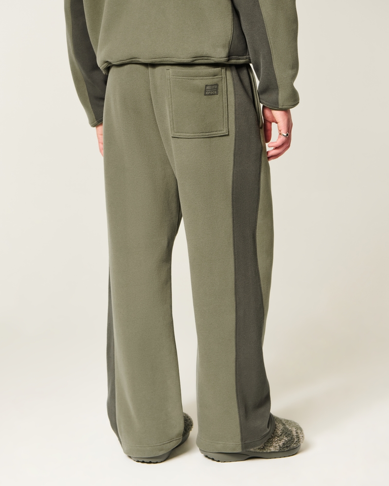Hollister x Crocs Super Baggy Sweatpants