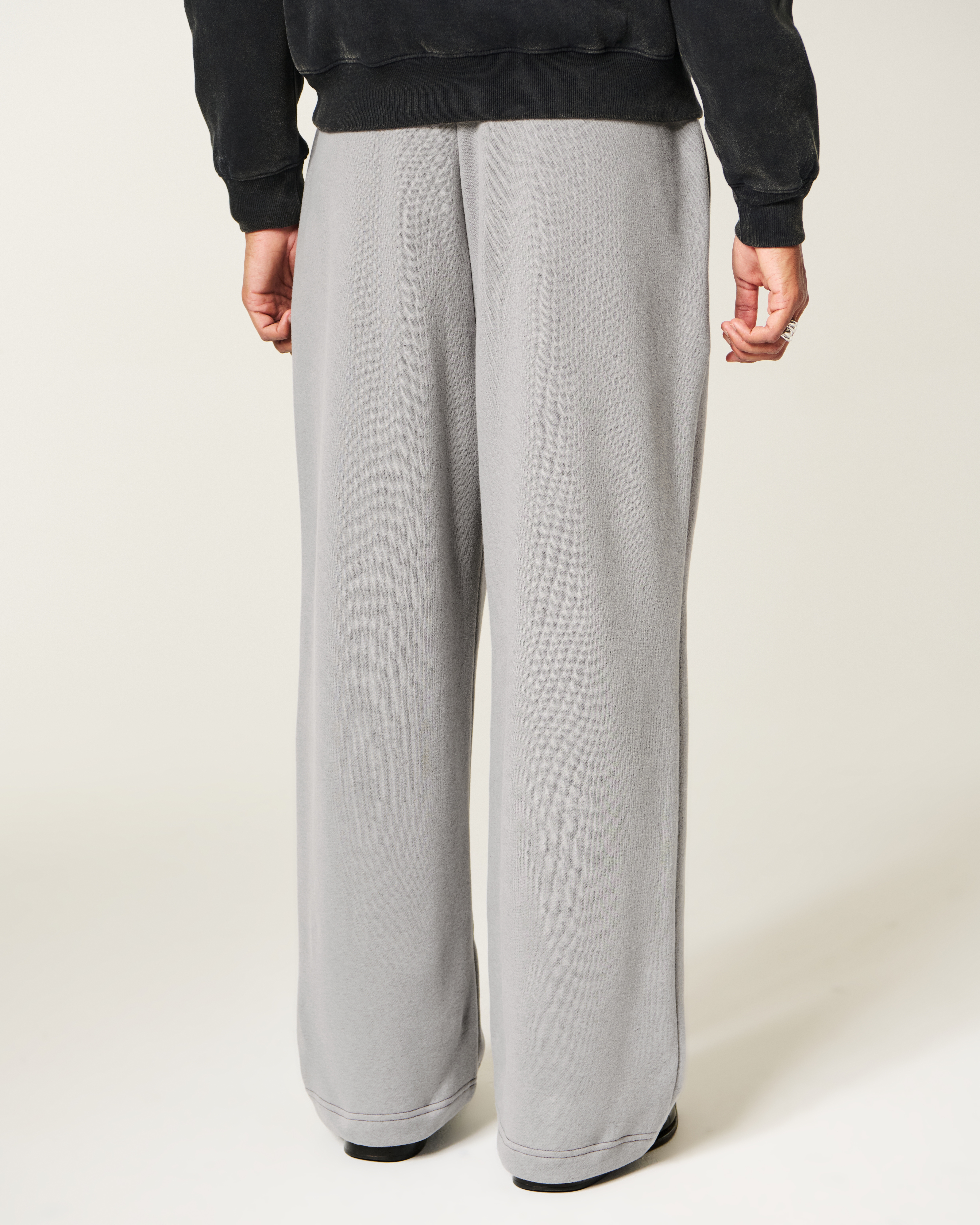 Hollister Feel Good Los Angeles Graphic Super Baggy Sweatpants
