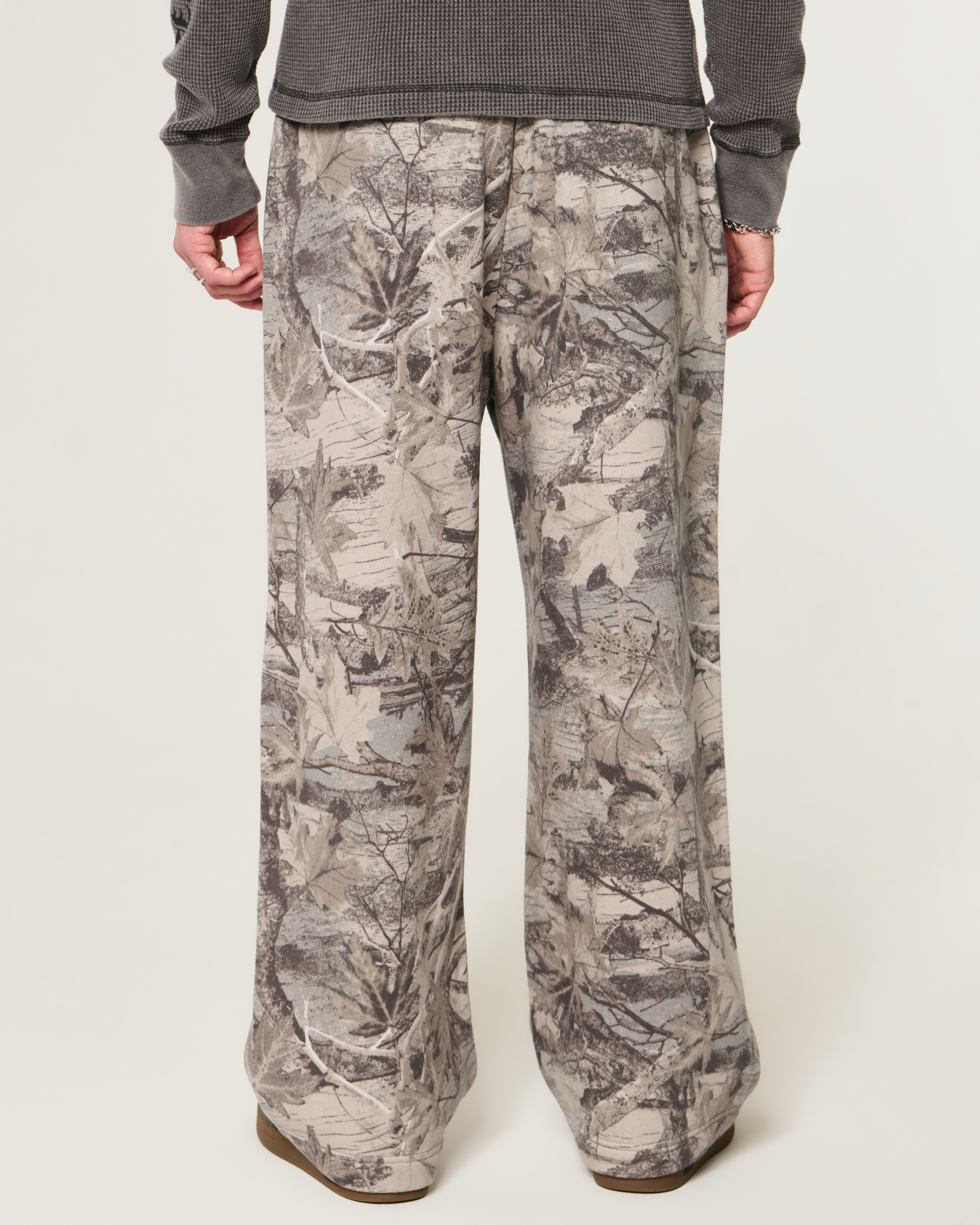 Hollister Feel Good Camo Super Baggy Sweatpants