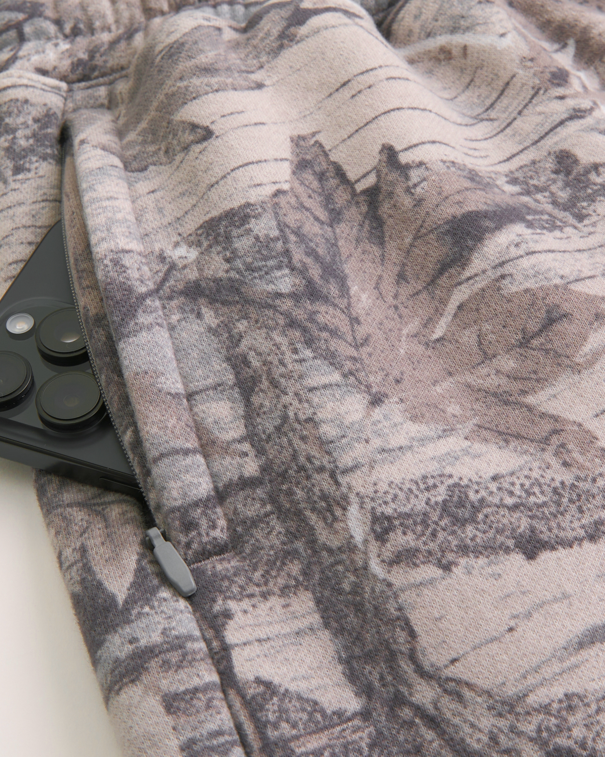 Hollister Feel Good Camo Super Baggy Sweatpants