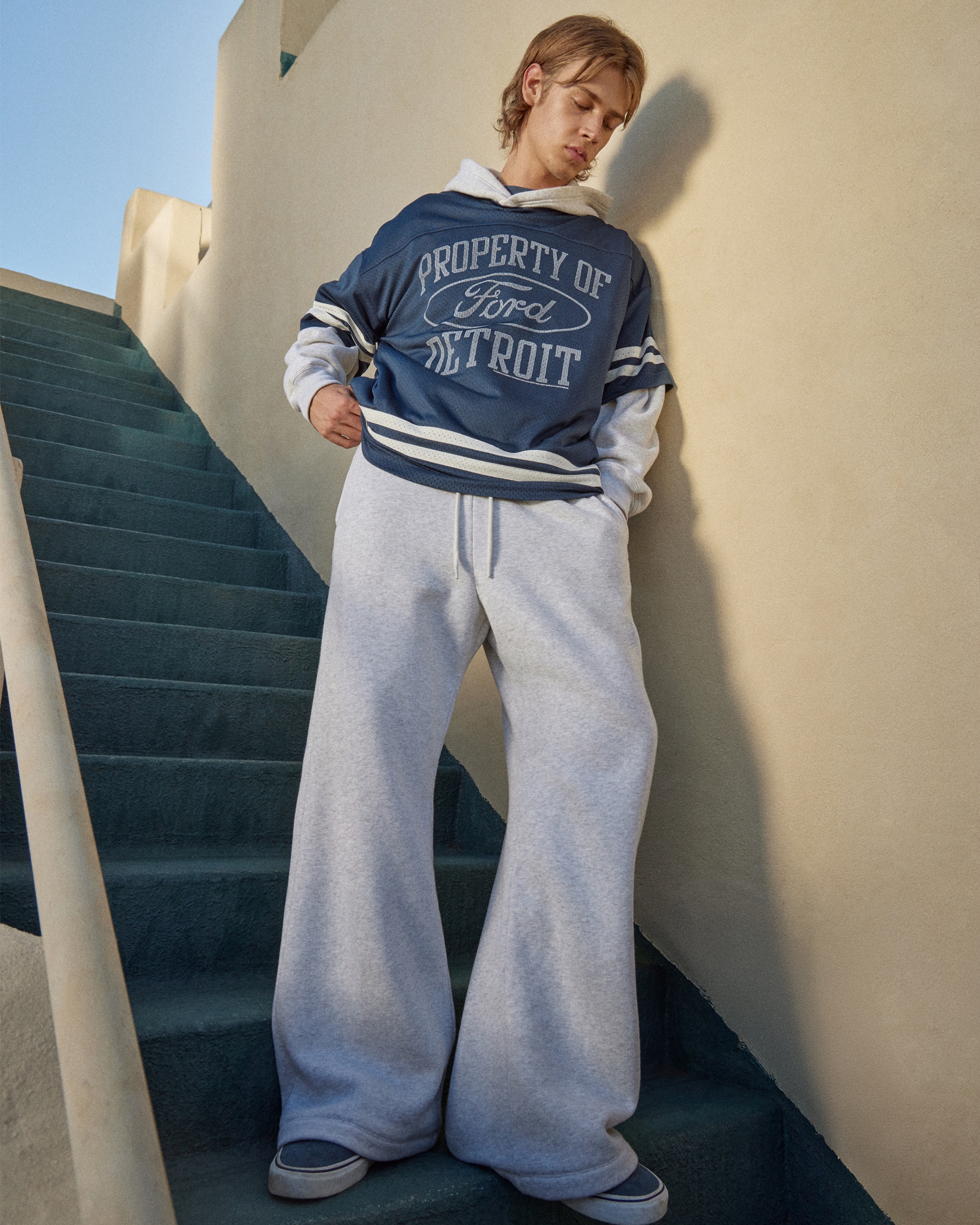 Hollister Feel Good Baggy Bootcut Sweatpants