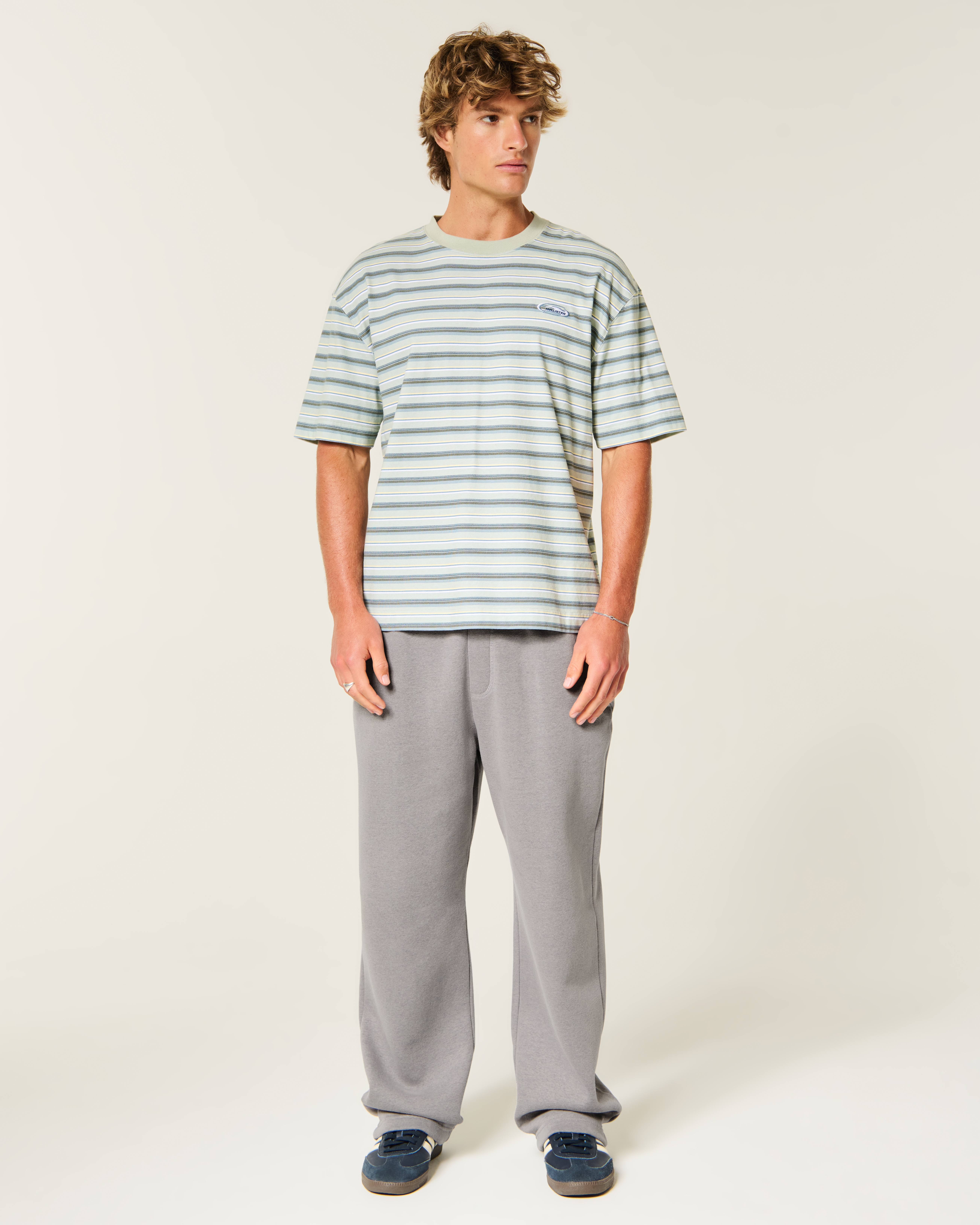 Hollister Feel Good Back Pocket Graphic Baggy Sweatpants