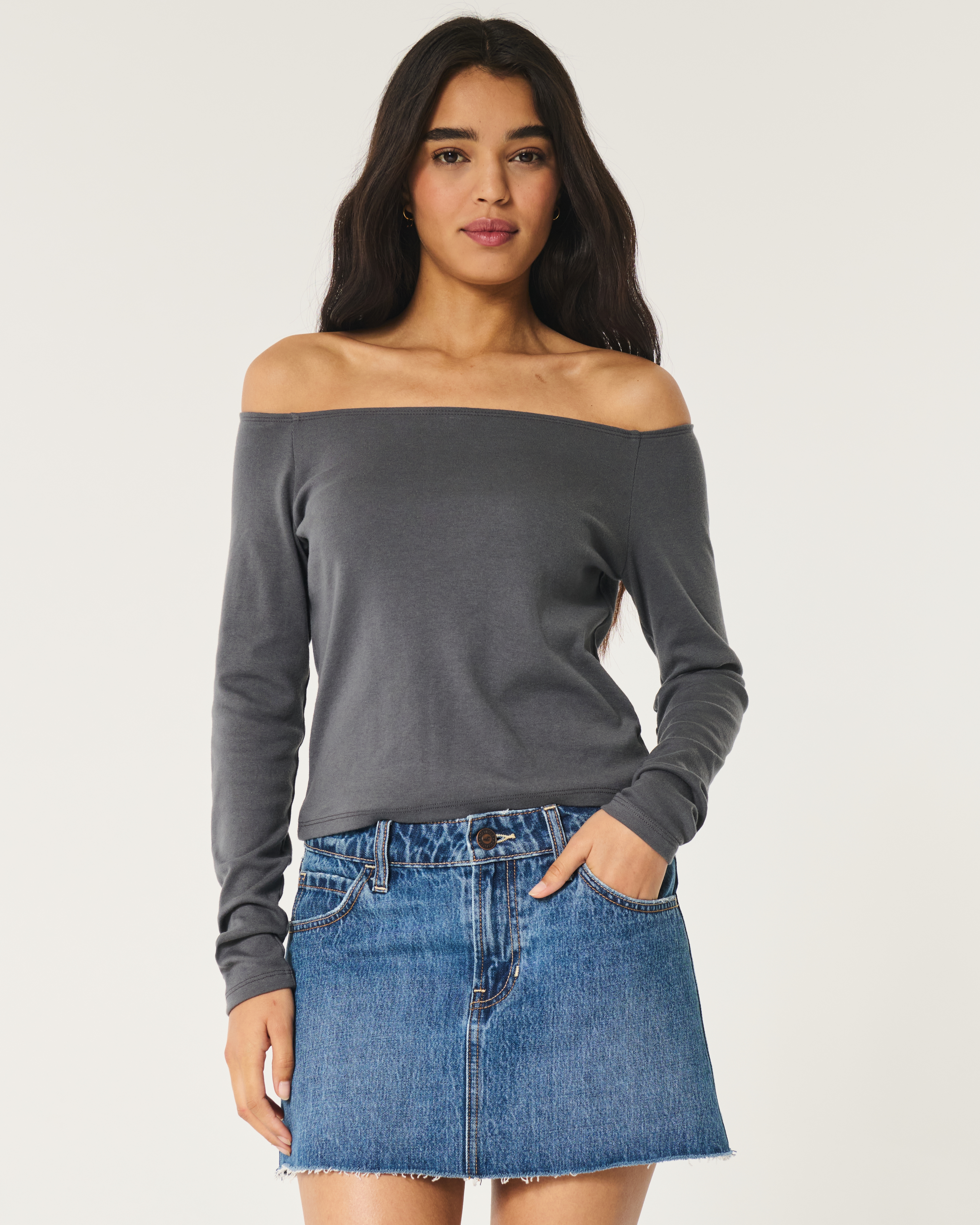 Hollister off shops the shoulder crop