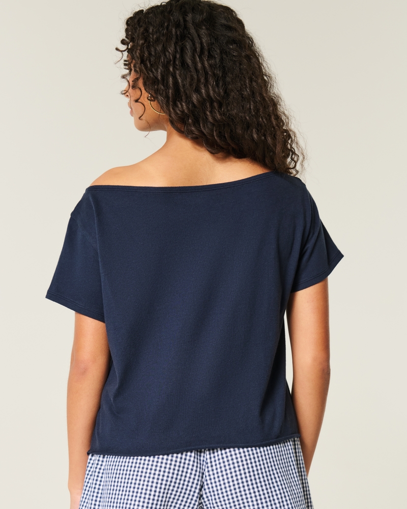 Easy Off-the-Shoulder T-Shirt