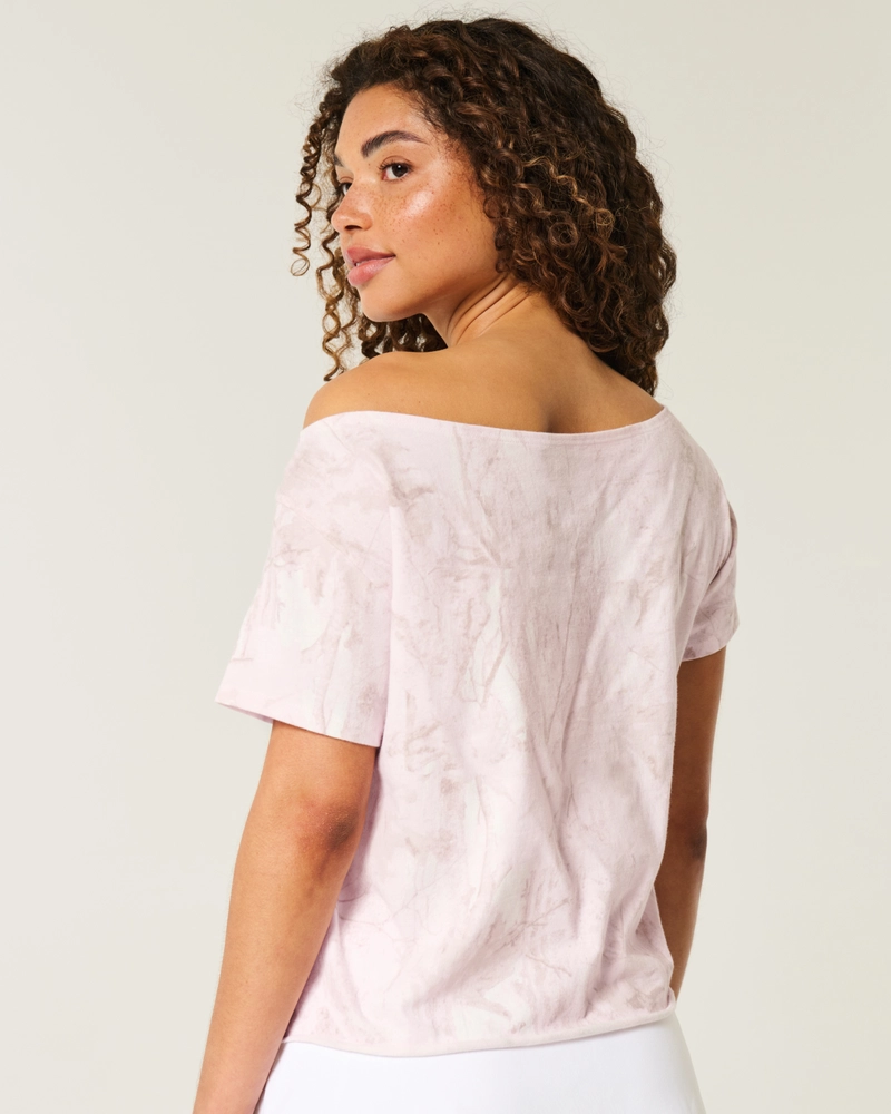 Easy Off-the-Shoulder T-Shirt