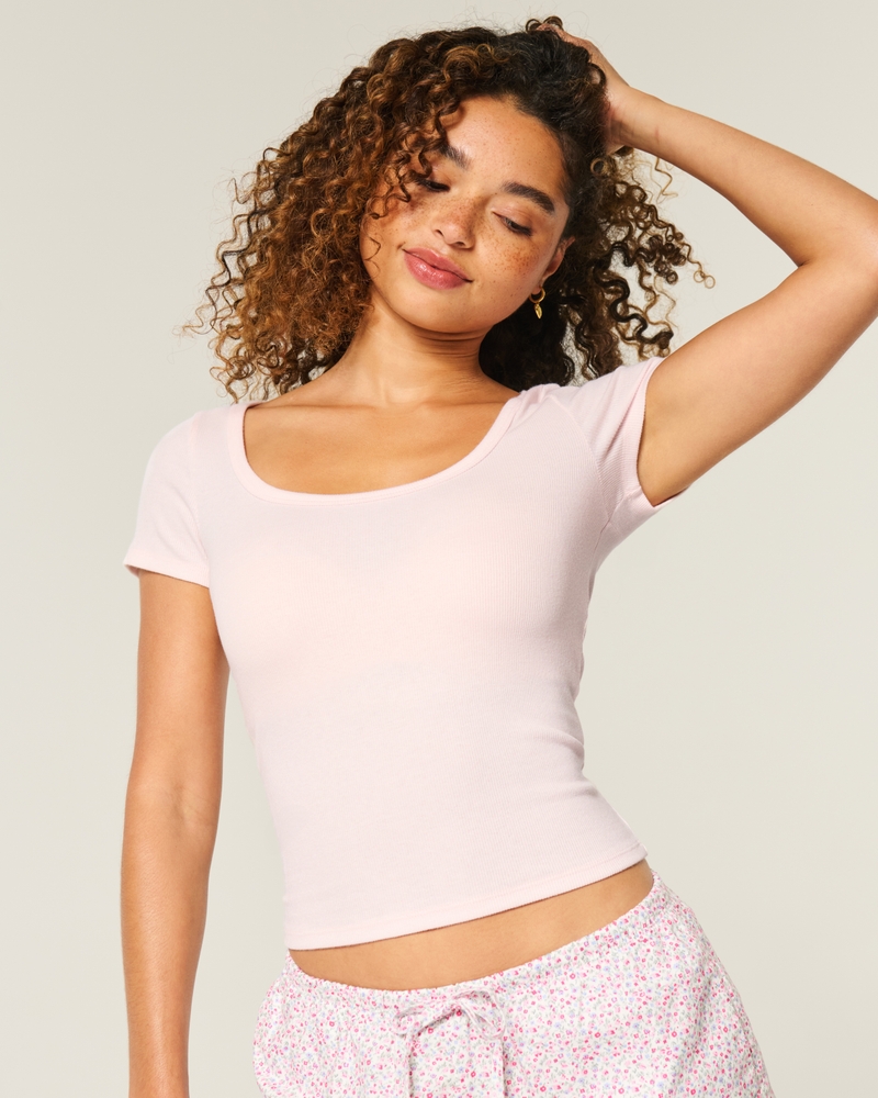 Women's Scoop T-Shirt | Women's Tops | HollisterCo.com