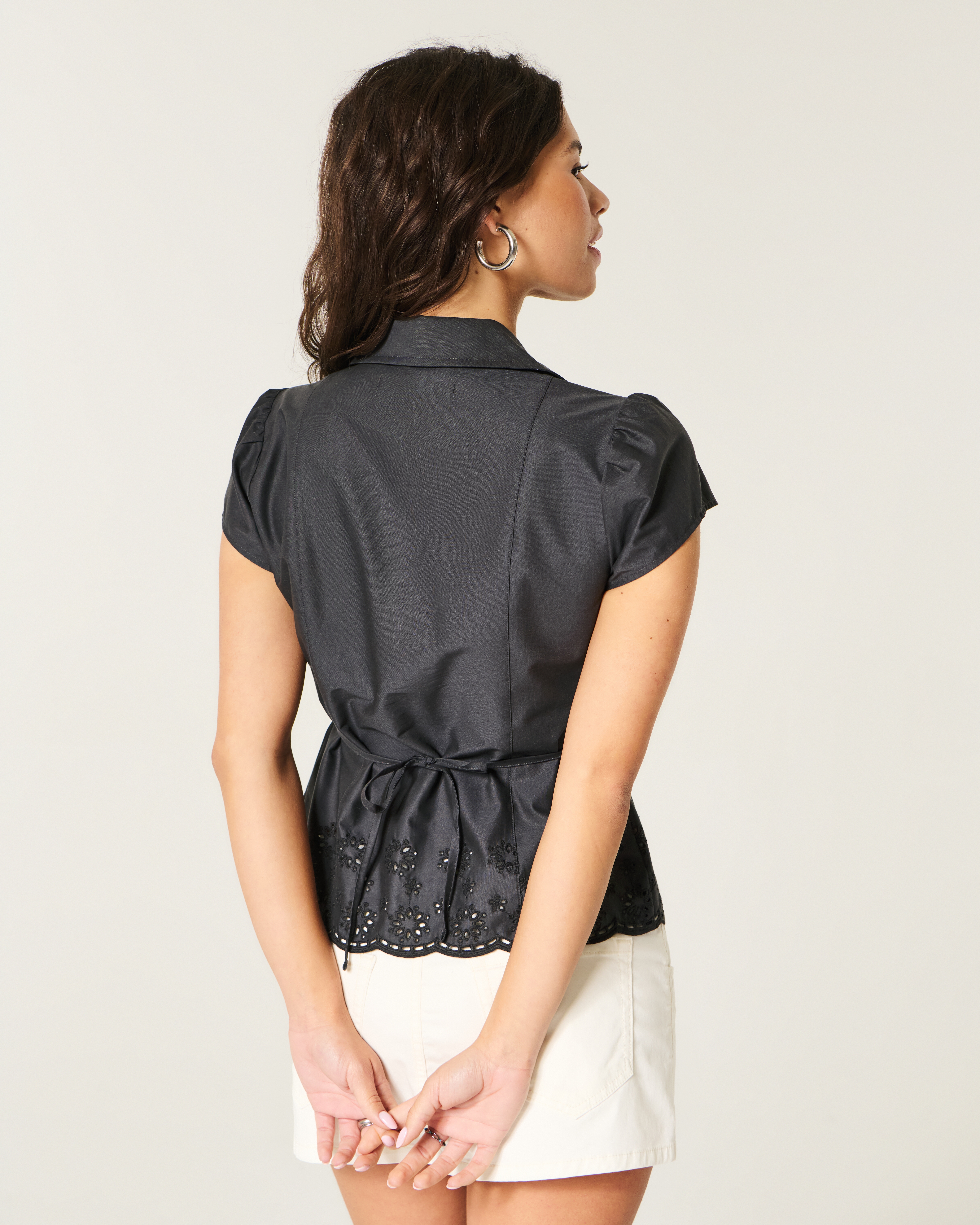 Short-Sleeve Embroidered Hem Shirt