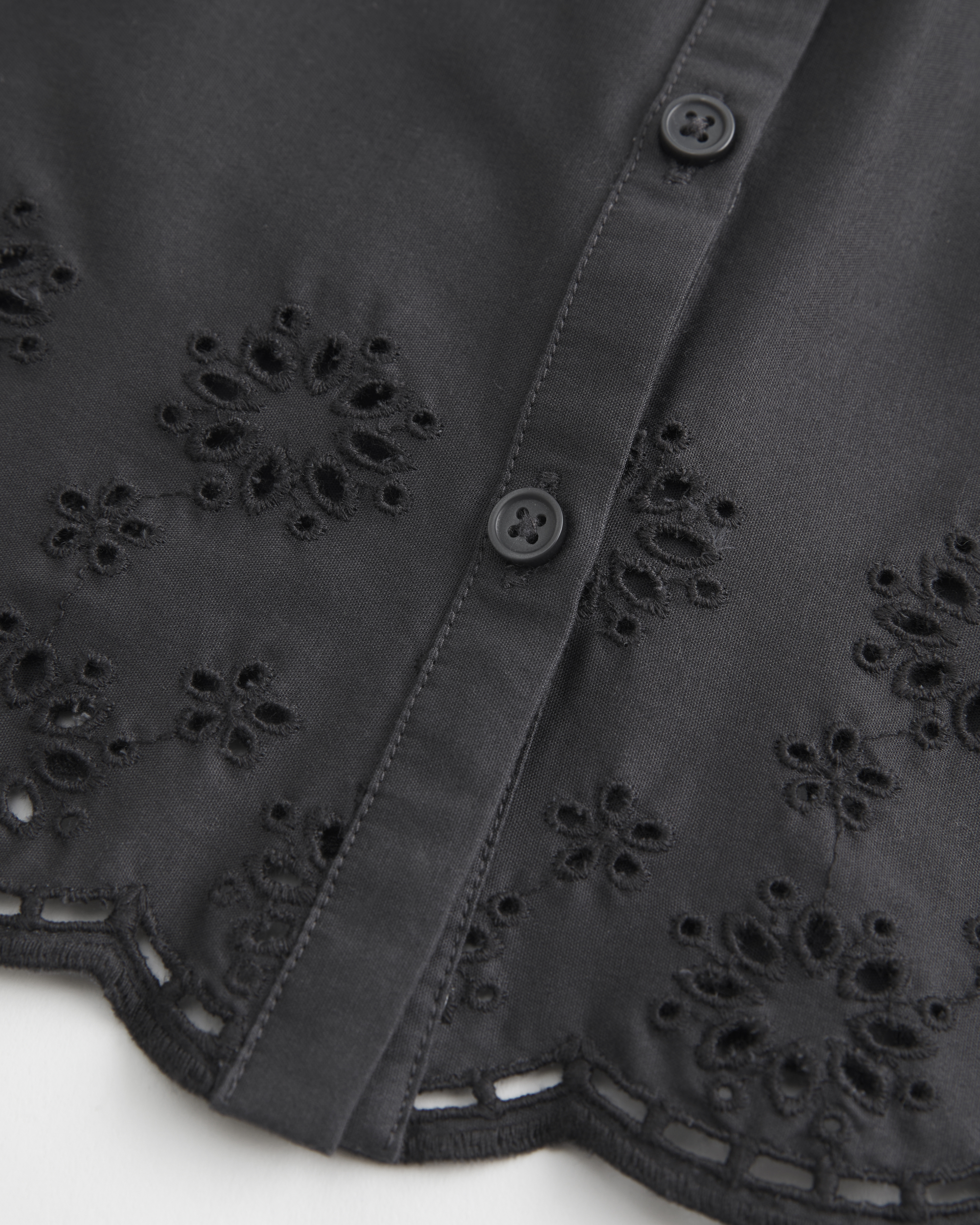 Short-Sleeve Embroidered Hem Shirt