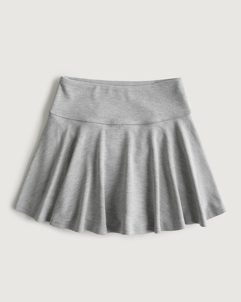 Hollister Women's Ultra High-Rise Summer Flattering Mini Skirt HOW-15  (X-Small, 1626-908) at  Women's Clothing store