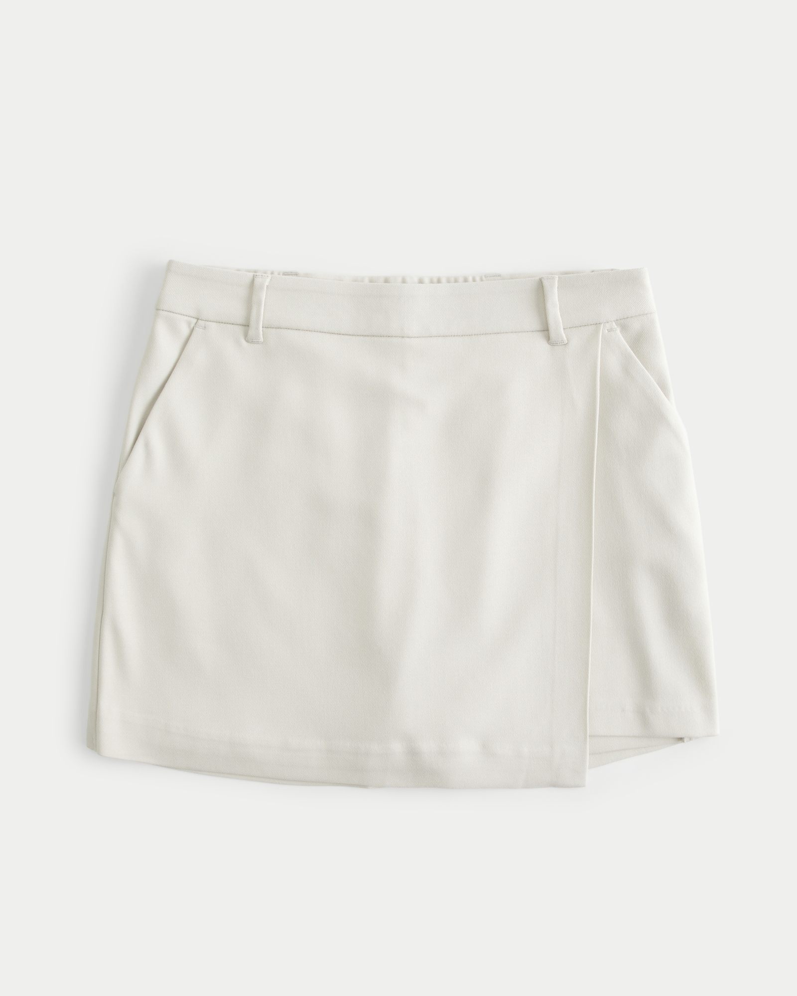 Hollister Women's Ultra High-Rise Summer Flattering Mini Skirt HOW-15  (X-Small, 1626-908) at  Women's Clothing store