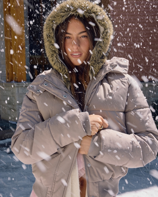 Hollister Feel Good Puffer Jacket