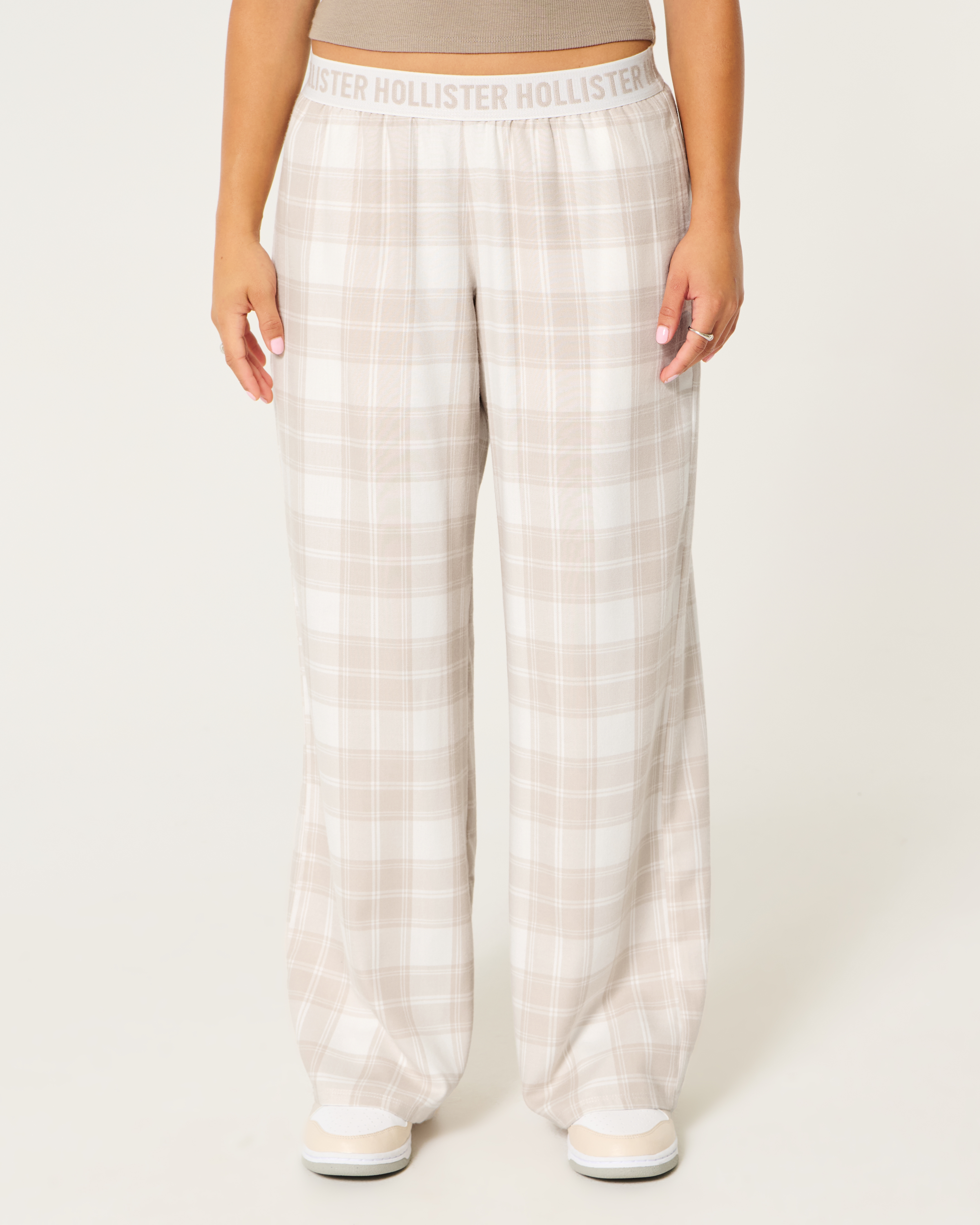 Women s 24 7 Baggy Pajama Pants in Cream Plaid Size XL from Hollister