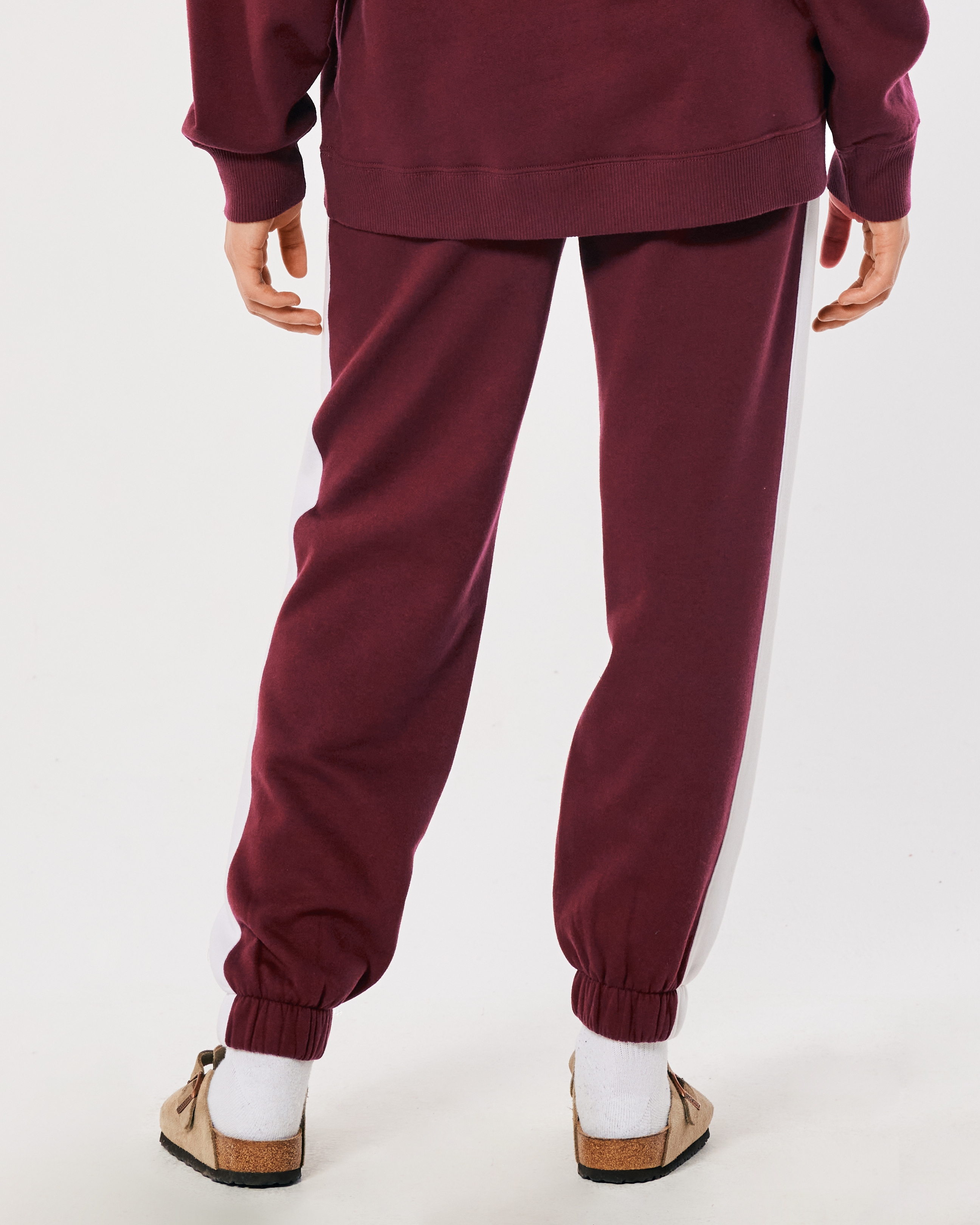 Hollister logo dad jogger in burgundy