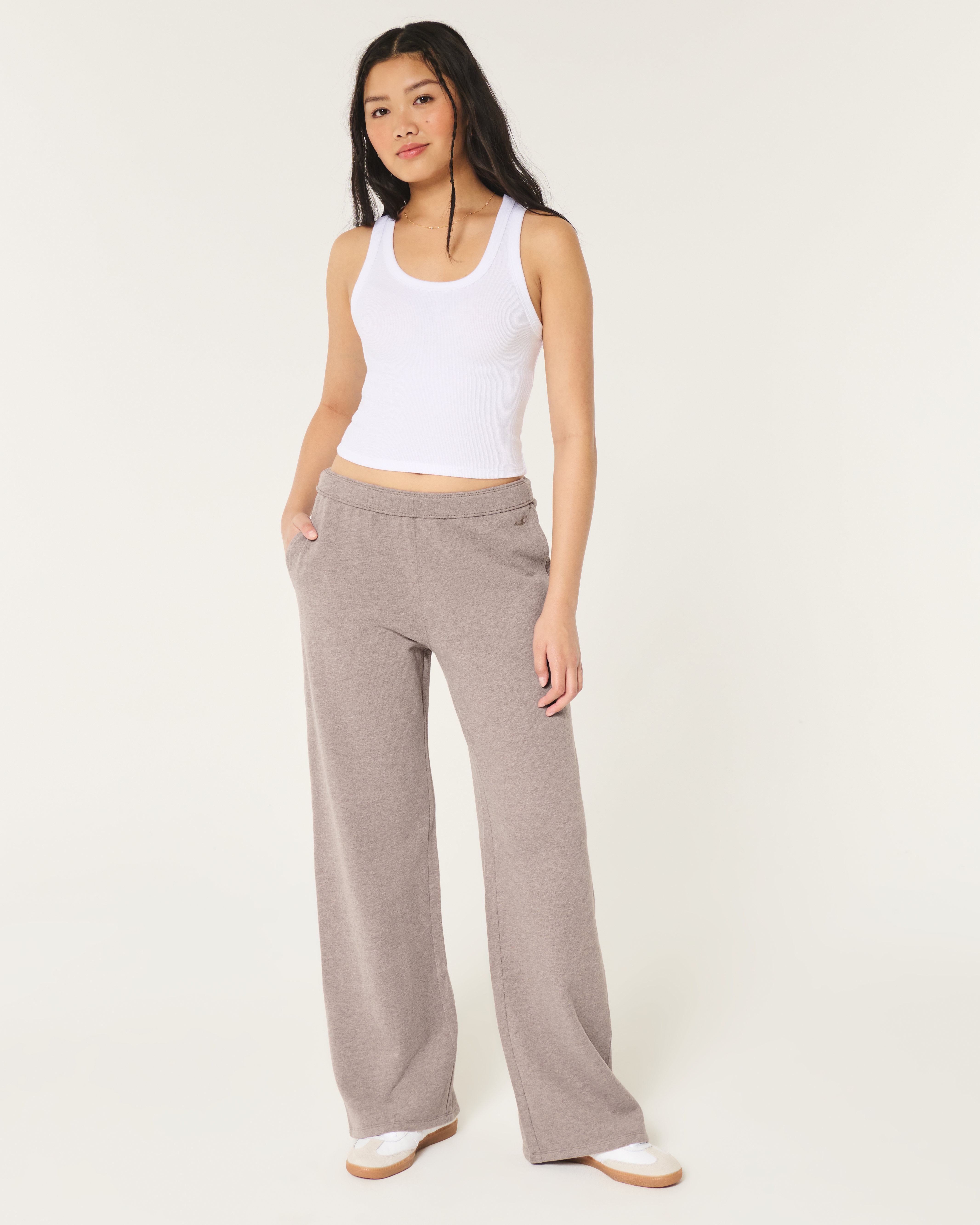 Hollister Women s Feel Good Flece Ultra High Rise Wide Leg Pants