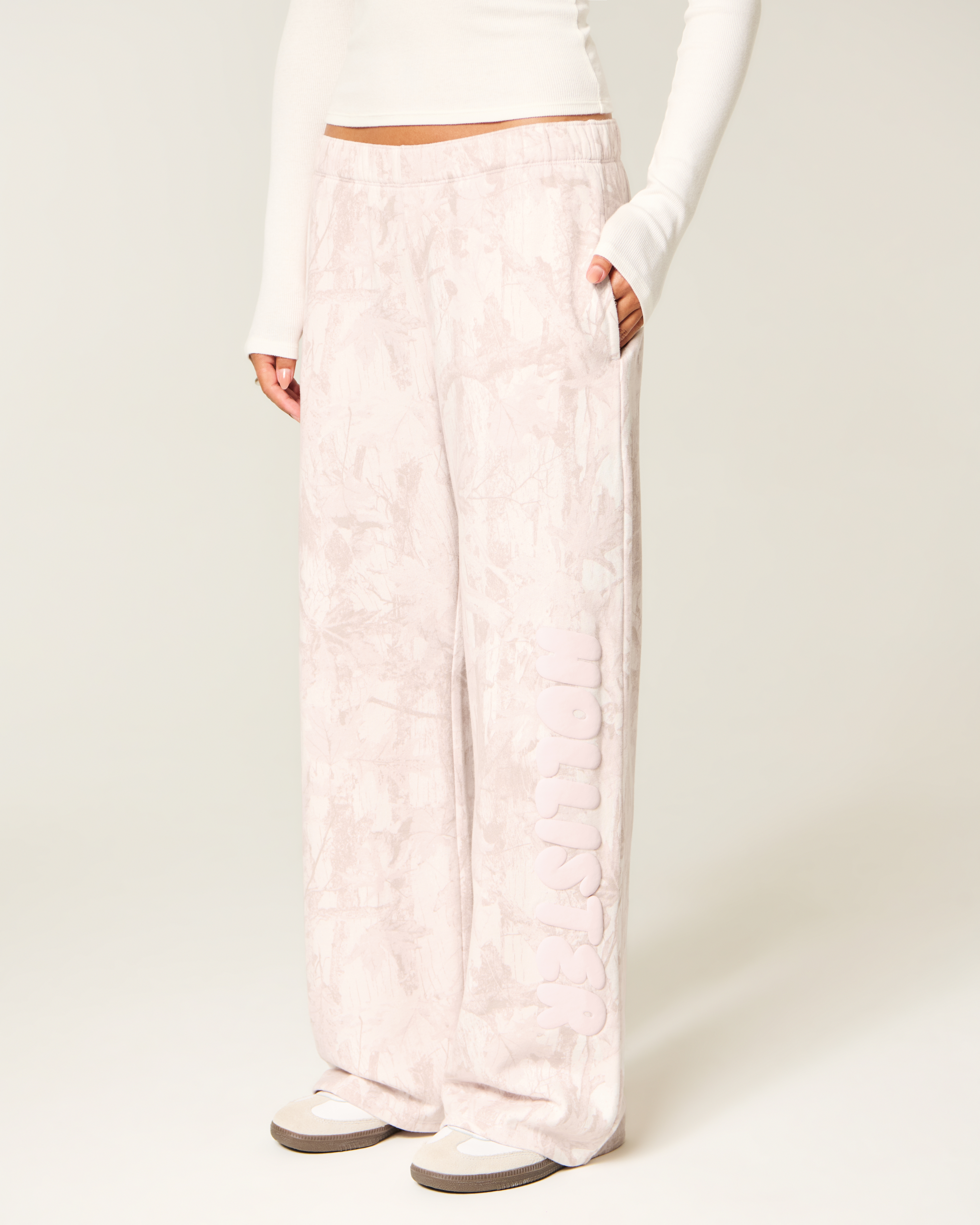 Logo Graphic Pink Camo Wide-Leg Sweatpants