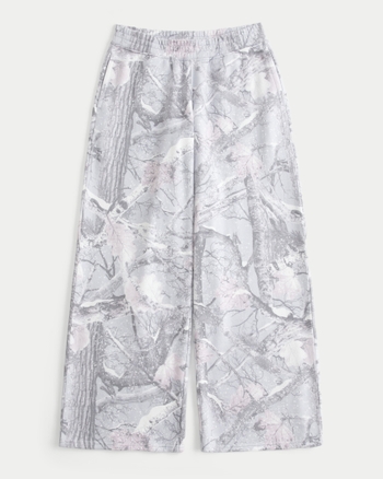 Women's Snow Camo Baggy Sweatpants | Women's Bottoms | HollisterCo.com
