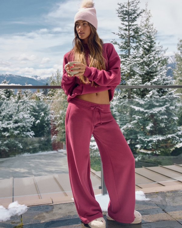 Low-Rise Baggy Sweatpants