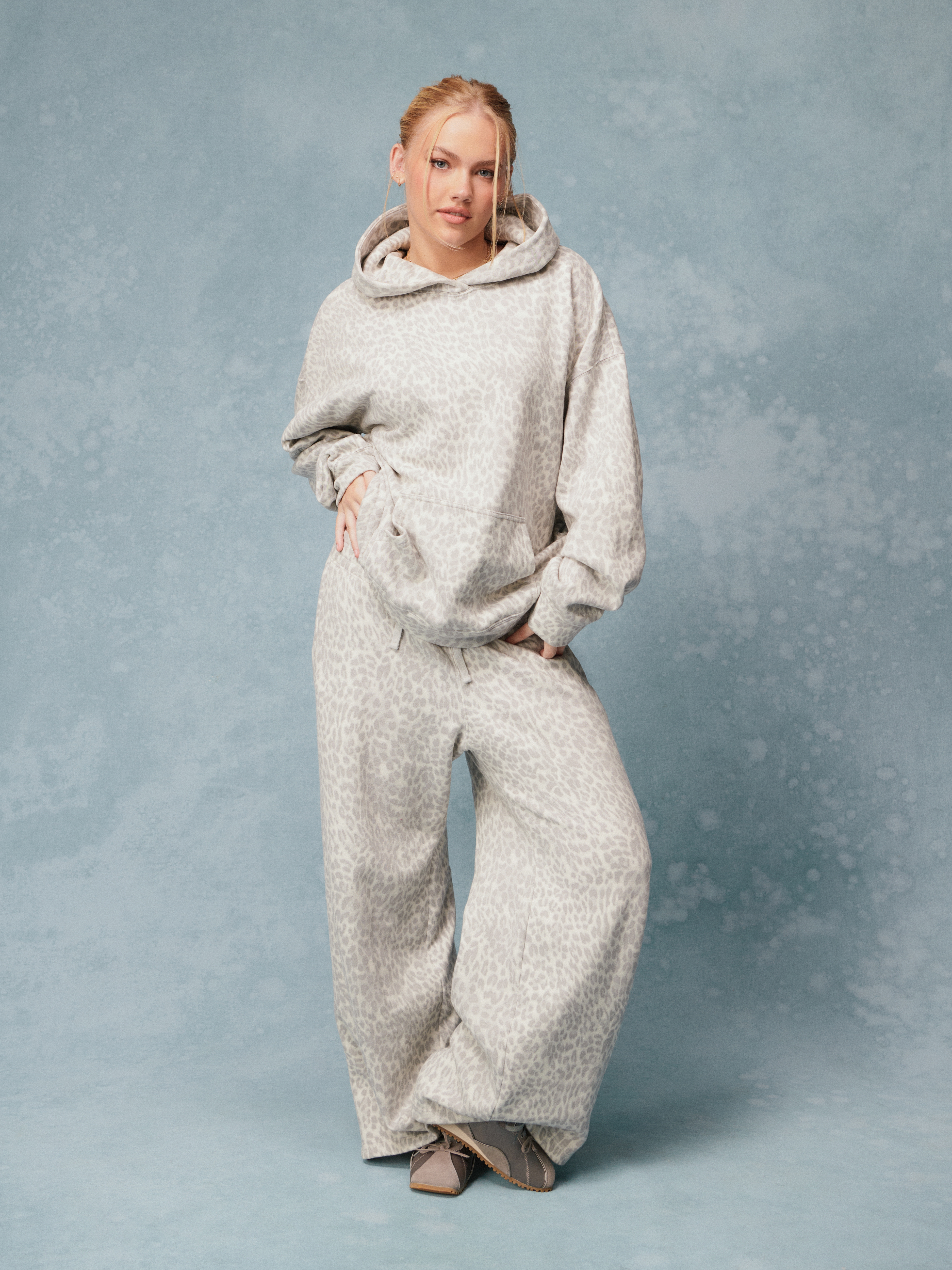 Hollister Feel Good Light Leopard Print Baggy Sweatpants