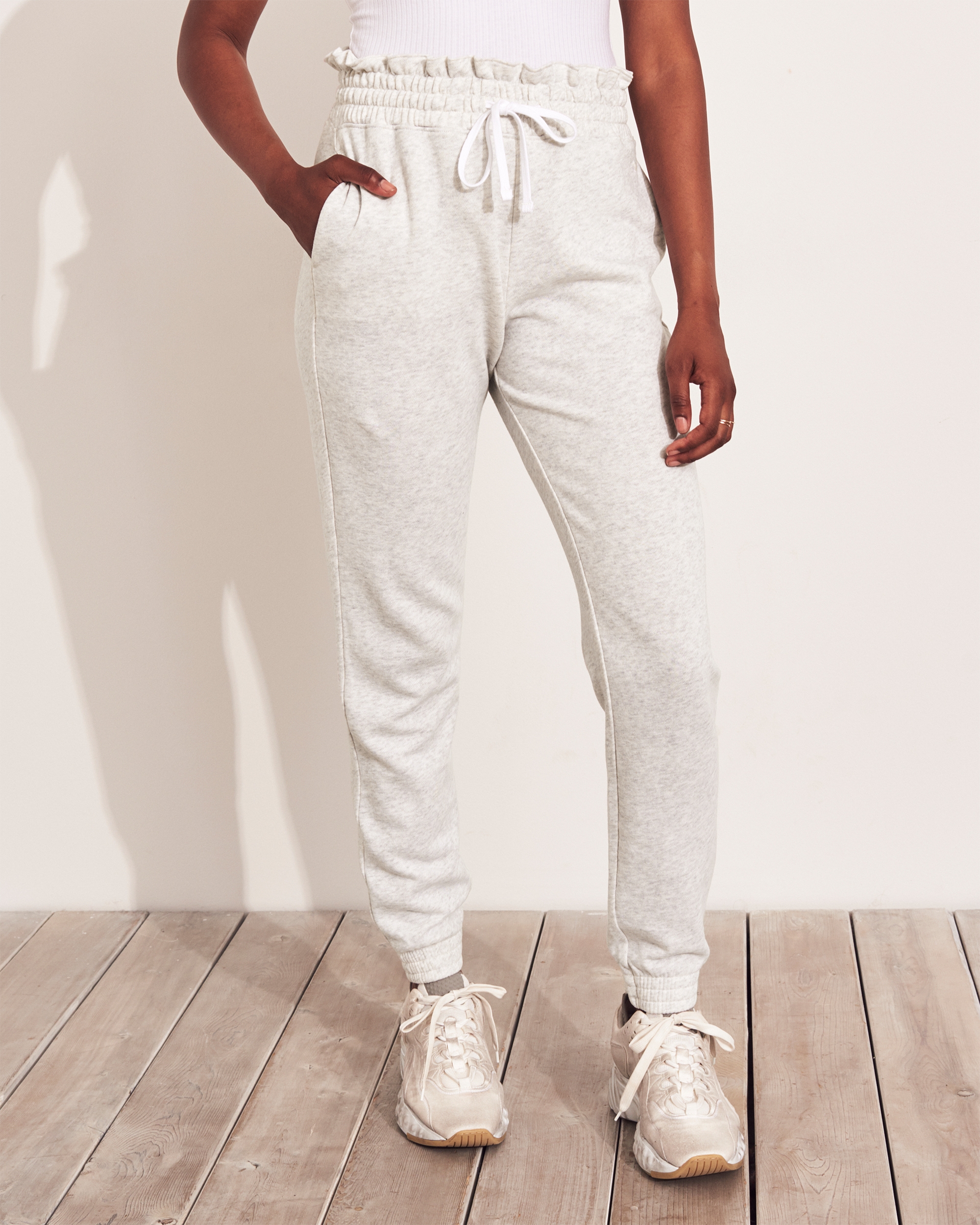 hollister mid rise fleece joggers