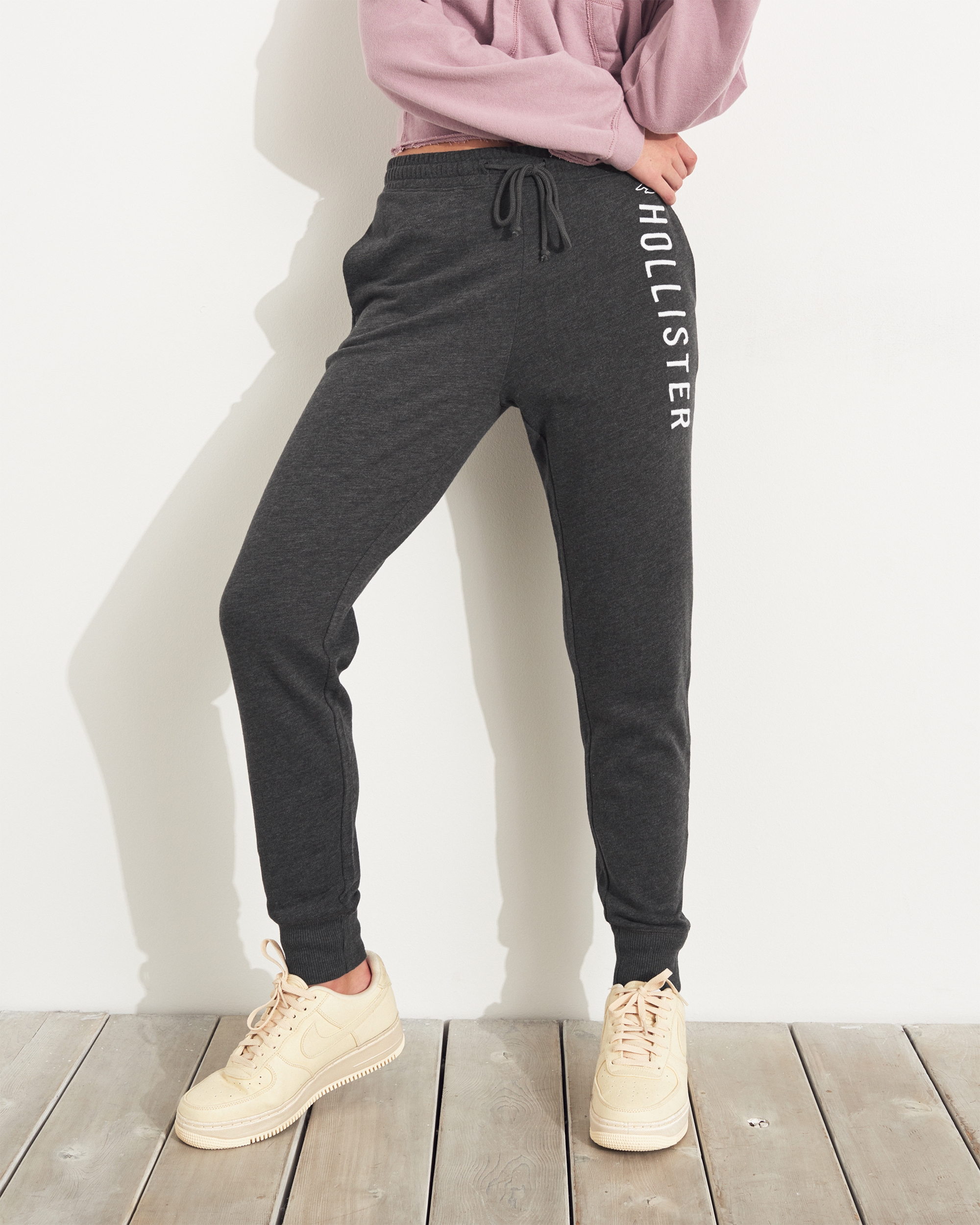 hollister mid rise fleece joggers