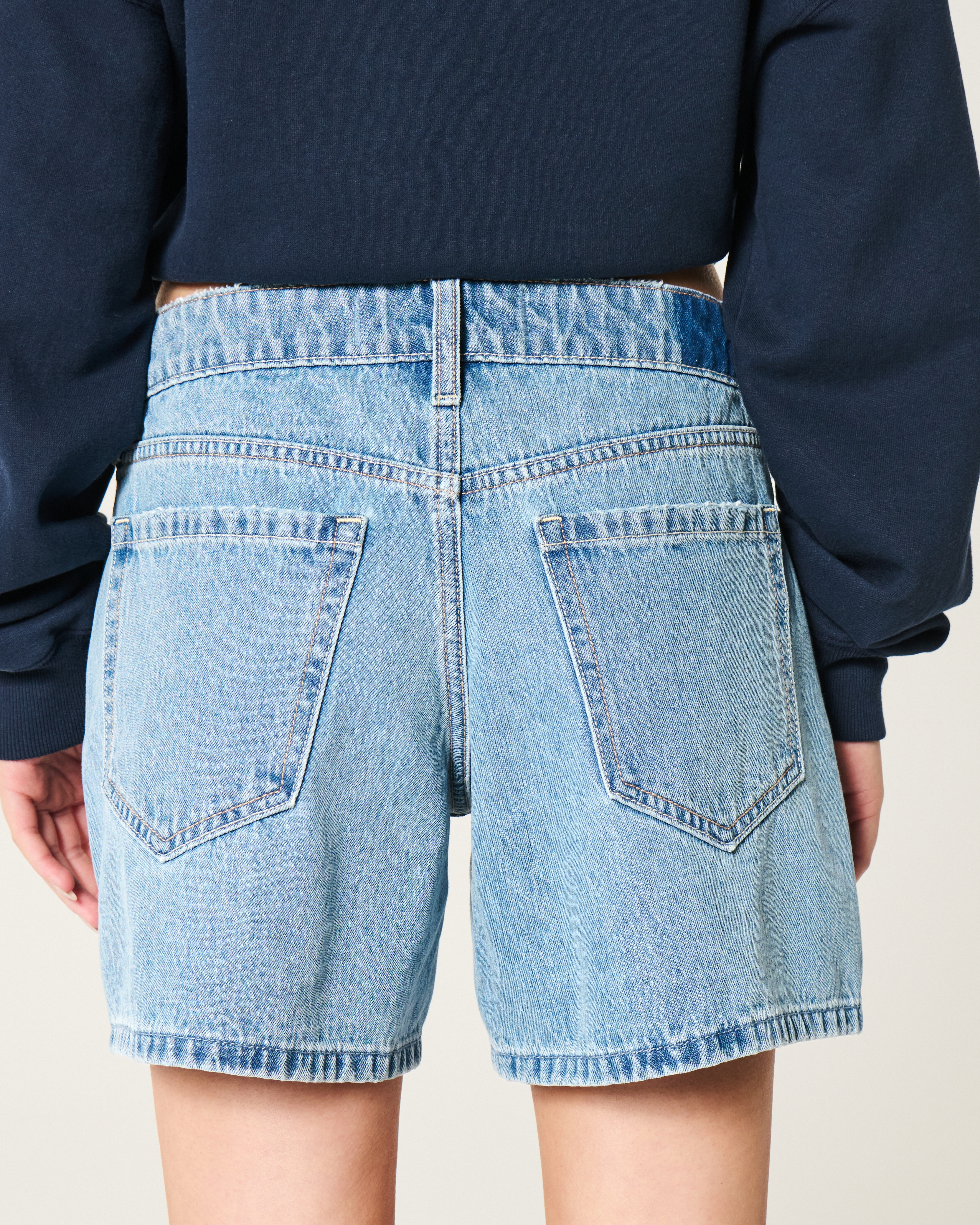 Low-Rise Medium Wash Baggy Denim Shorts 5"