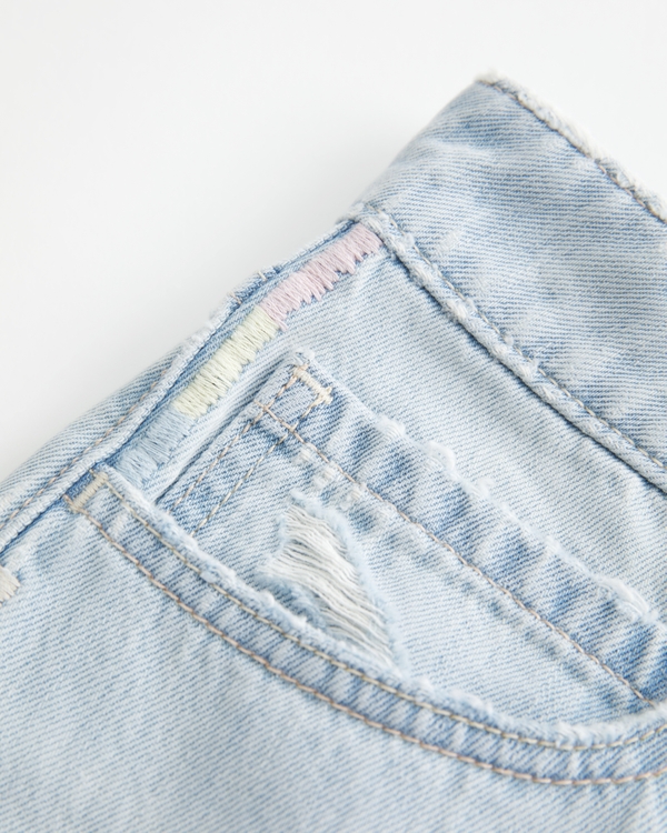 Low-Rise Embroidered Light Wash Baggy Denim Shorts 5"