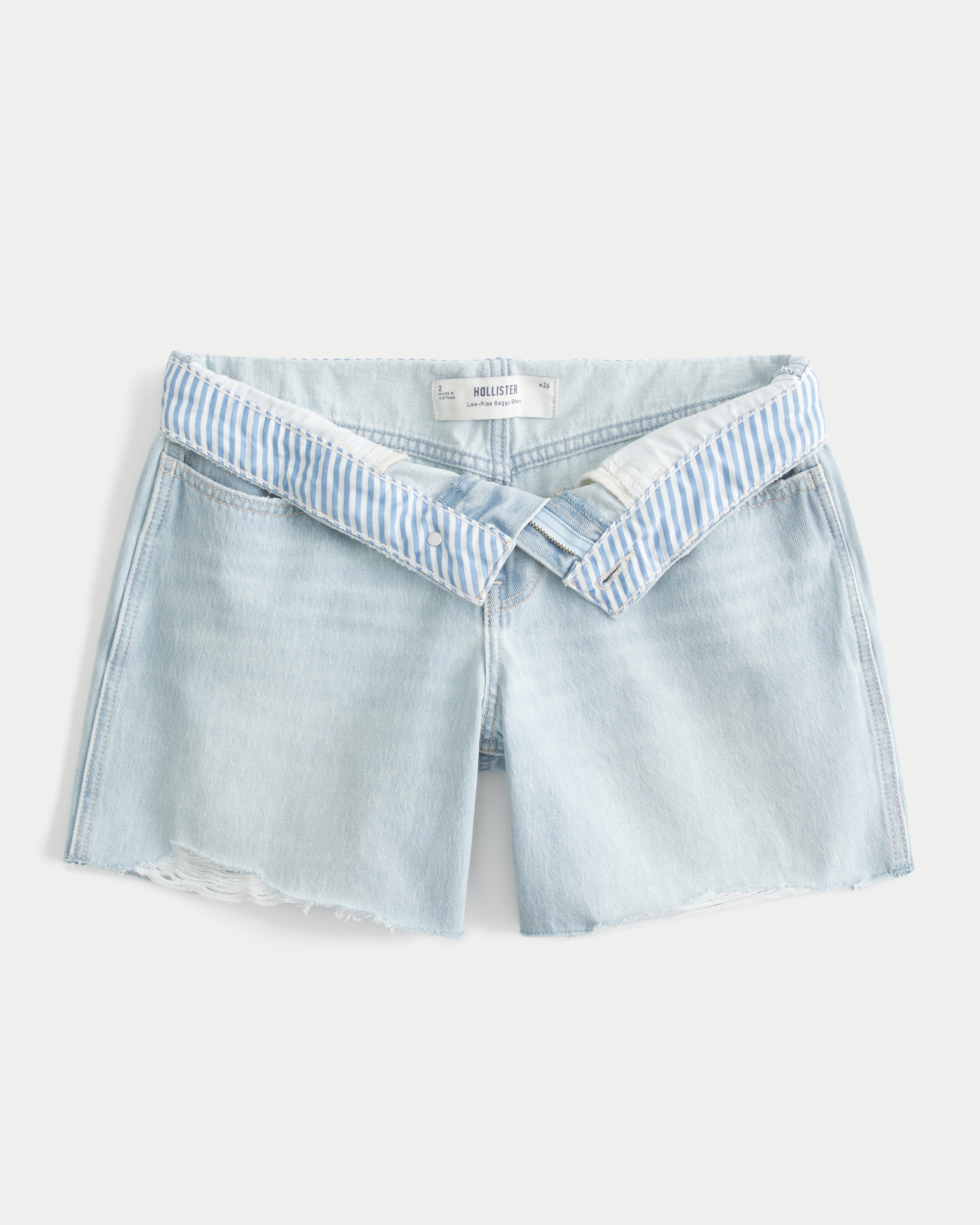 Low-Rise Light Wash Baggy Denim Shorts 5"