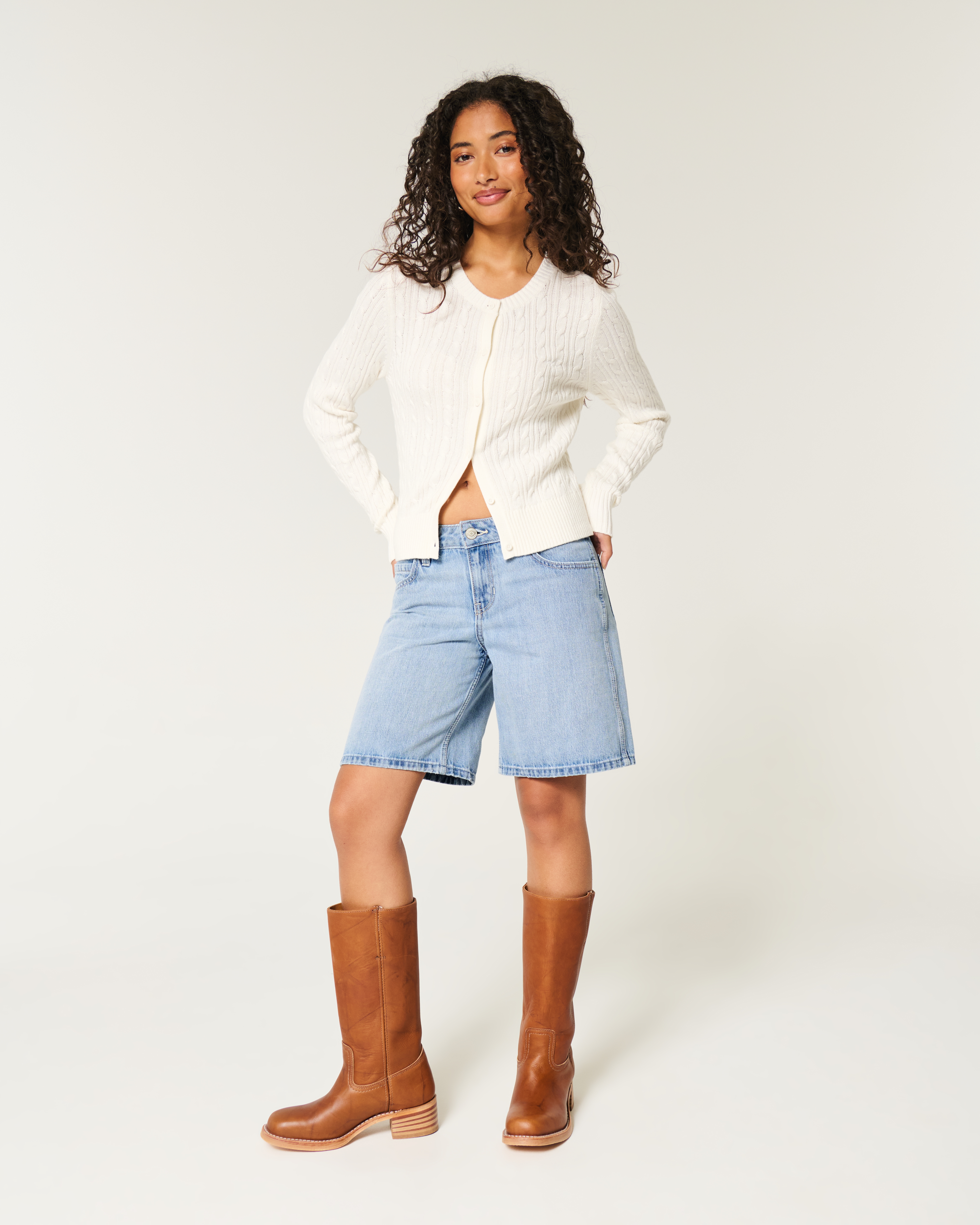 Low-Rise Light Wash Baggy Jort