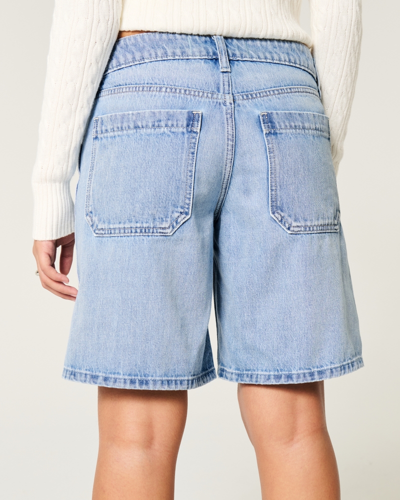 Low-Rise Light Wash Baggy Jort