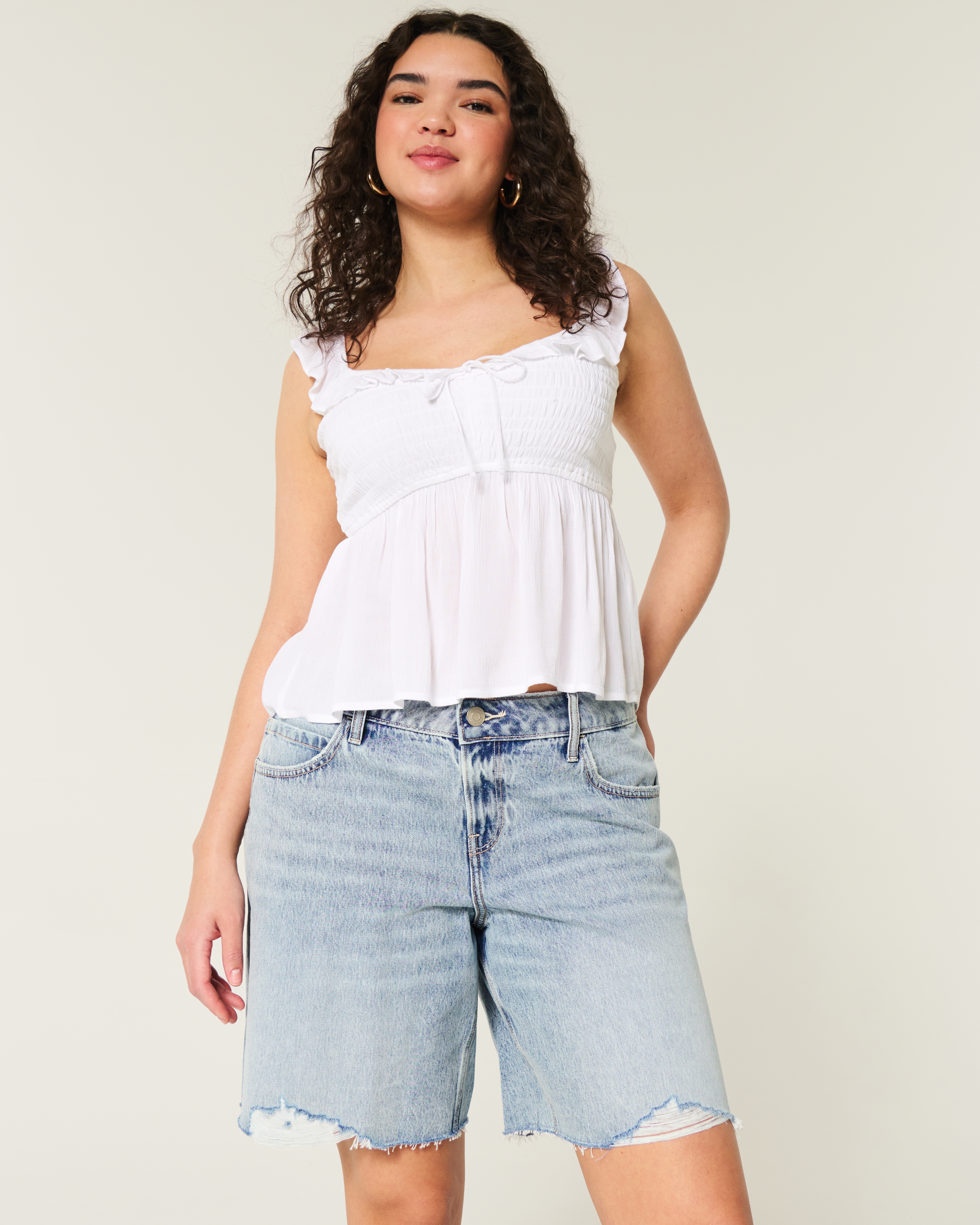 Curvy Low-Rise Light Wash Distressed Baggy Jort