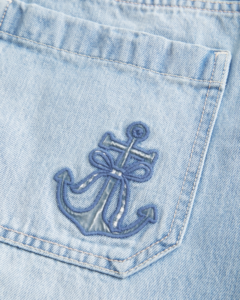 Low-Rise Light Wash Anchor Graphic Baggy Jort