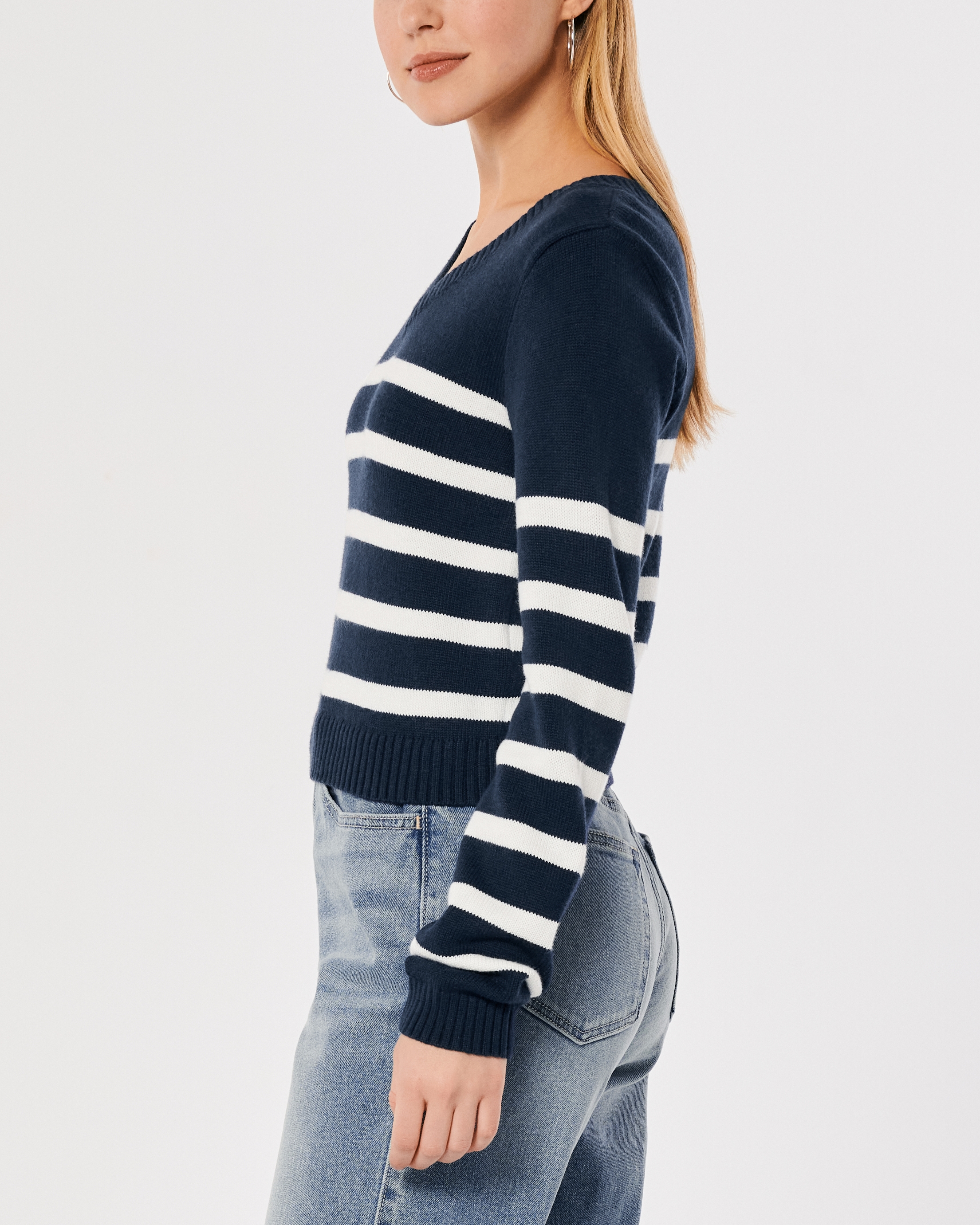 Hollister navy best sale blue sweater