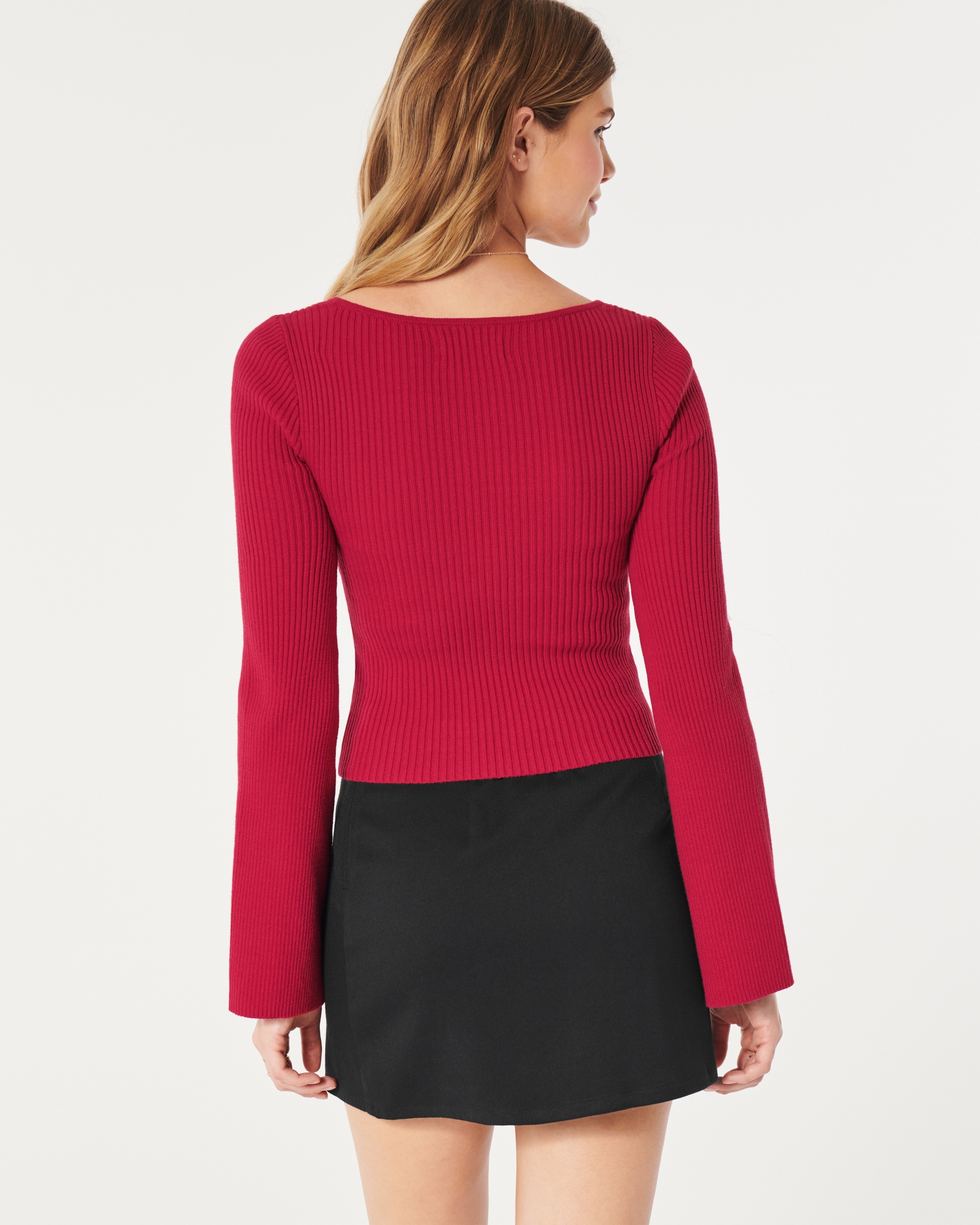 HOLLISTER - Women (jrs) Size Medium, Crop Length Sweater Solid Red Long  Sleeve