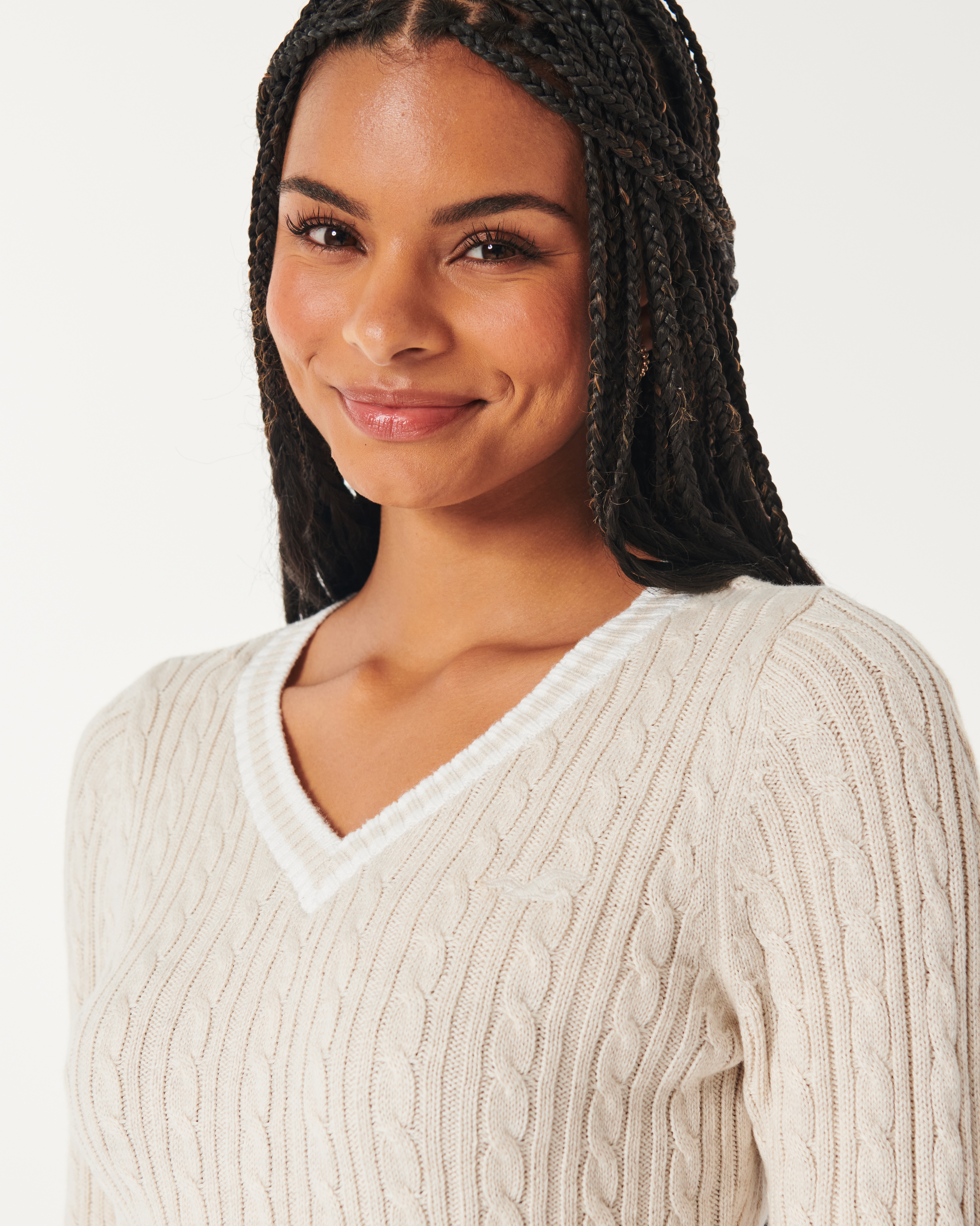 Hollister v hotsell neck sweater women's