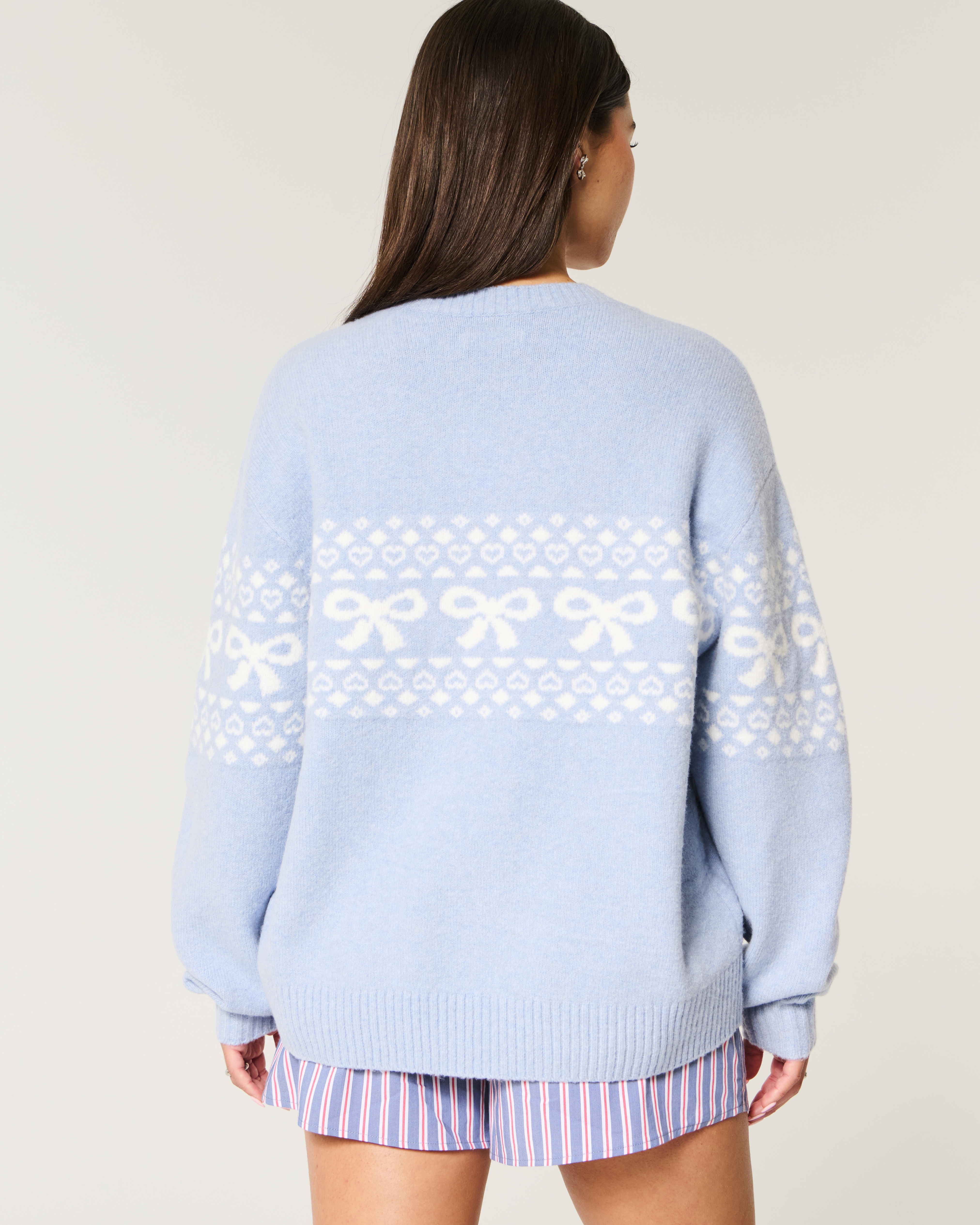 Hollister Comfy Cloud Bow Graphic Crew Sweater