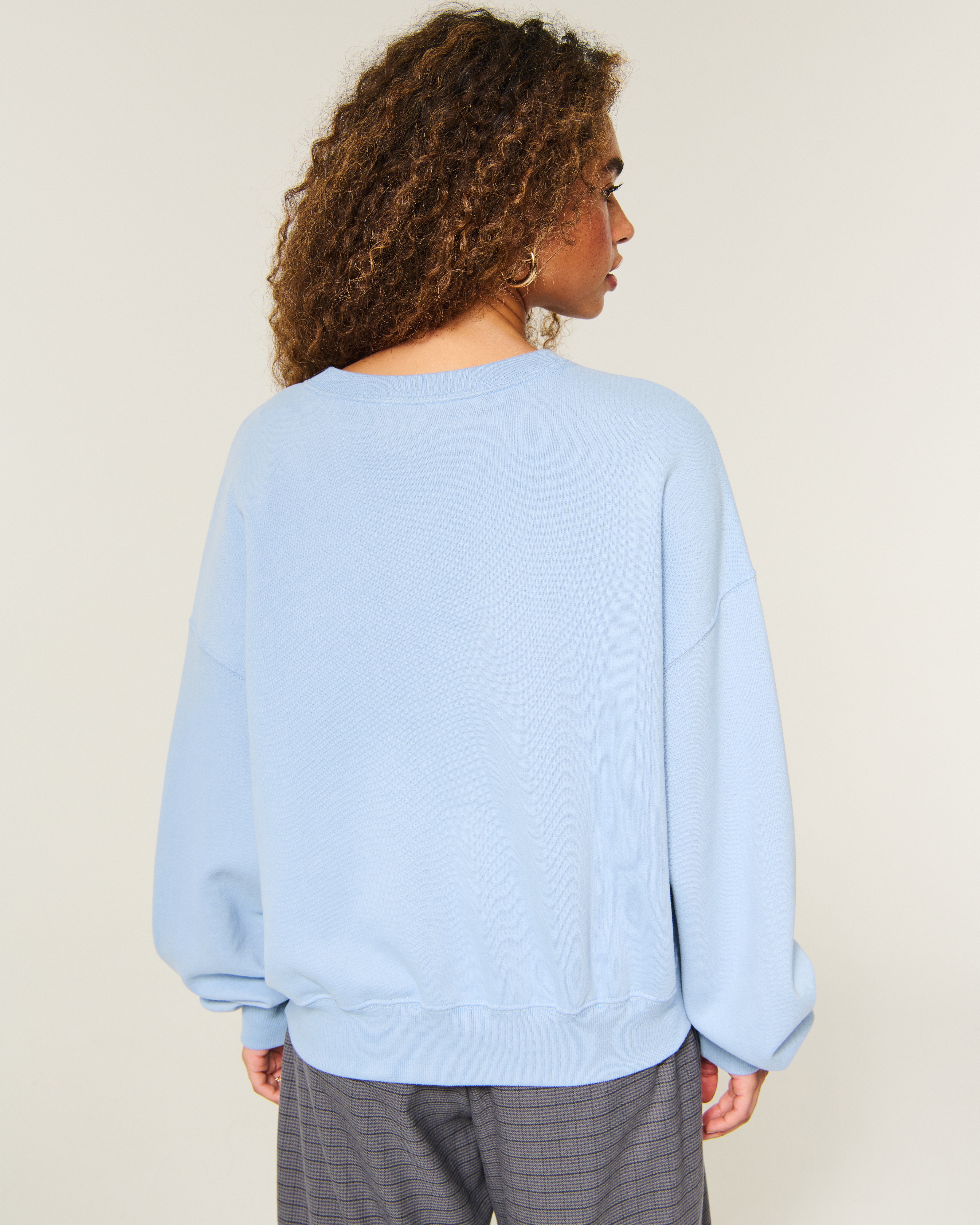 Hollister Feel Good Easy Crew Sweatshirt