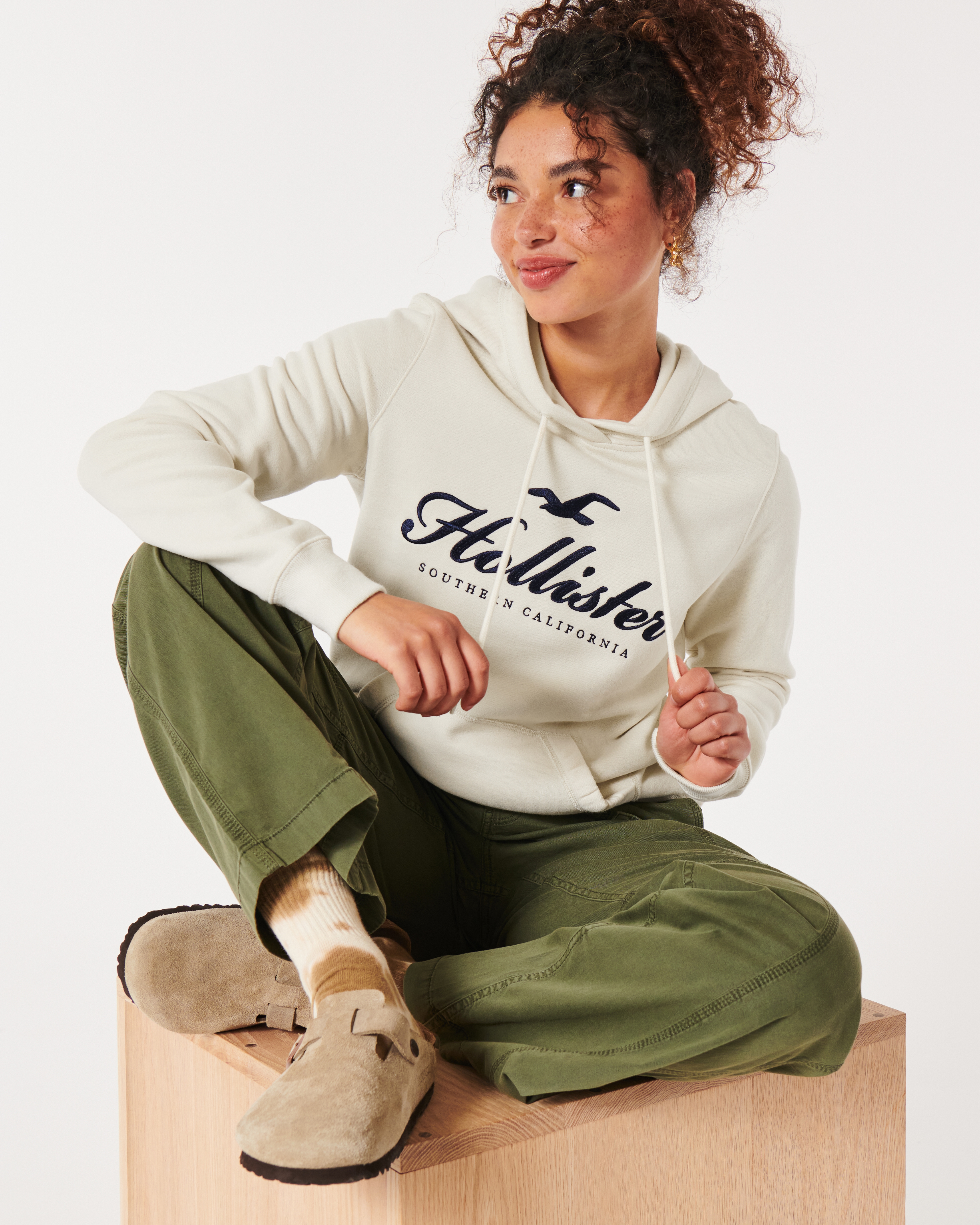 Hollister hoodies hotsell womens clearance