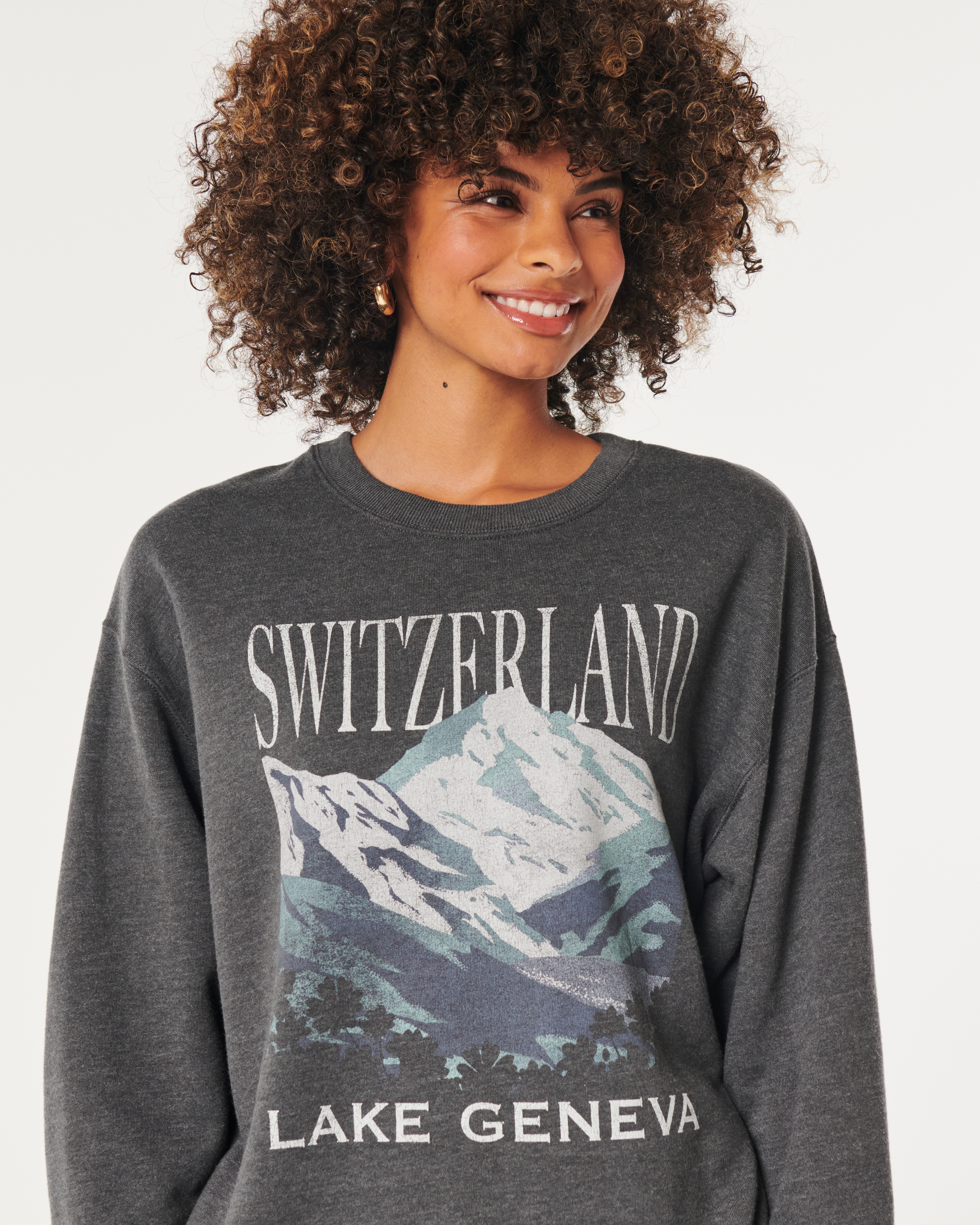 Women s Oversized Lake Geneva Switzerland Graphic Crew Sweatshirt