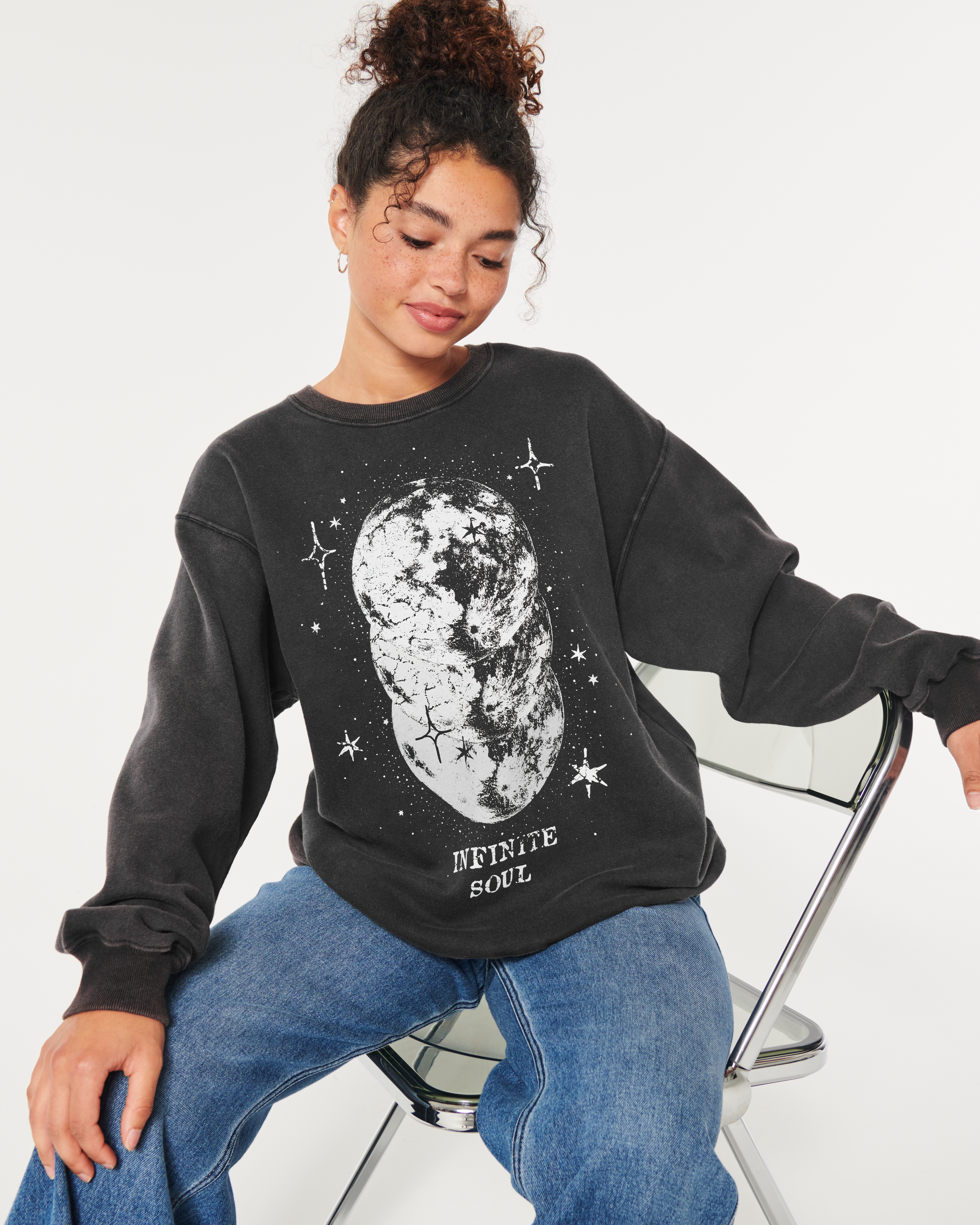 Oversized crewneck sweater online hollister