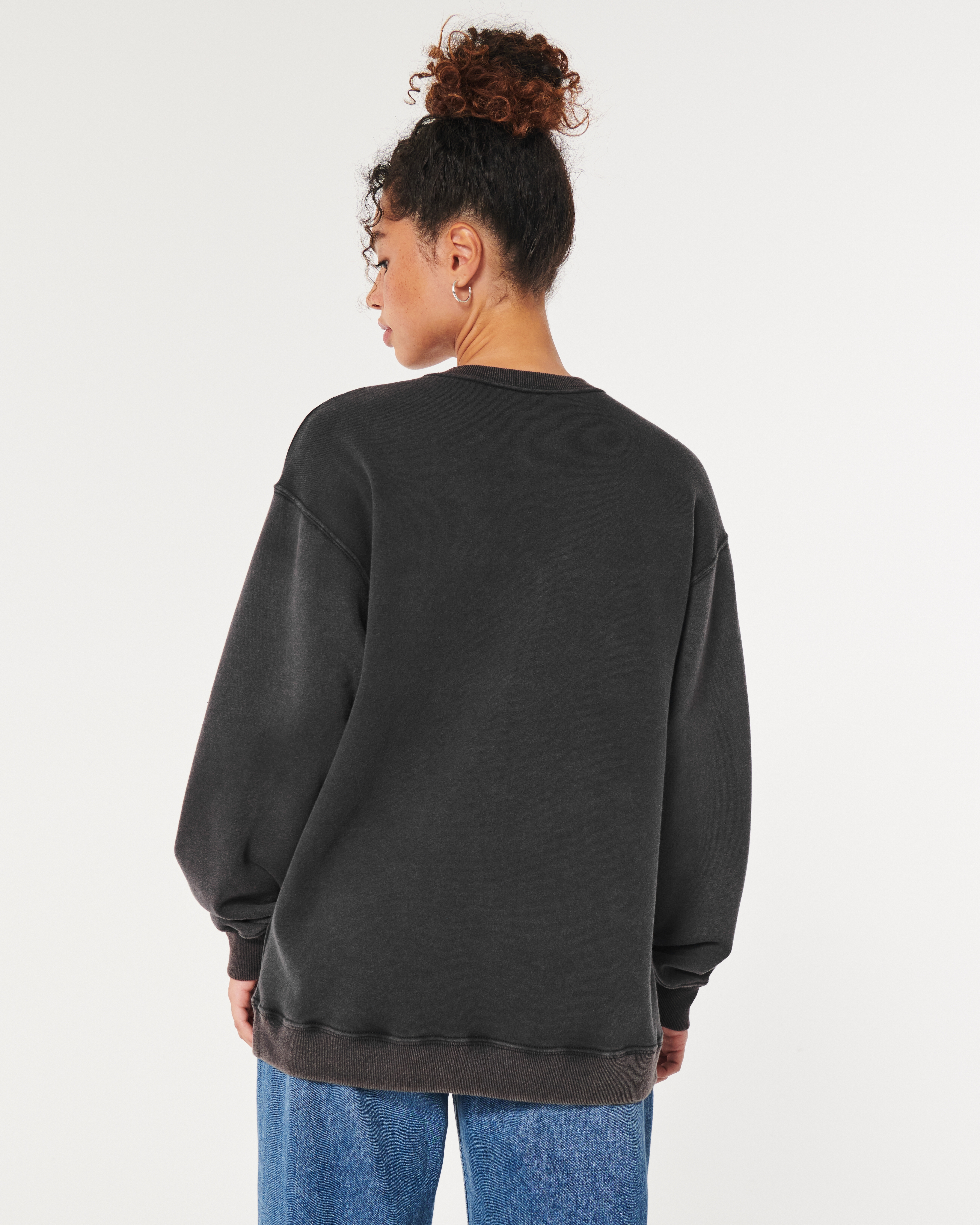 Hollister oversized crewneck outlet sweater