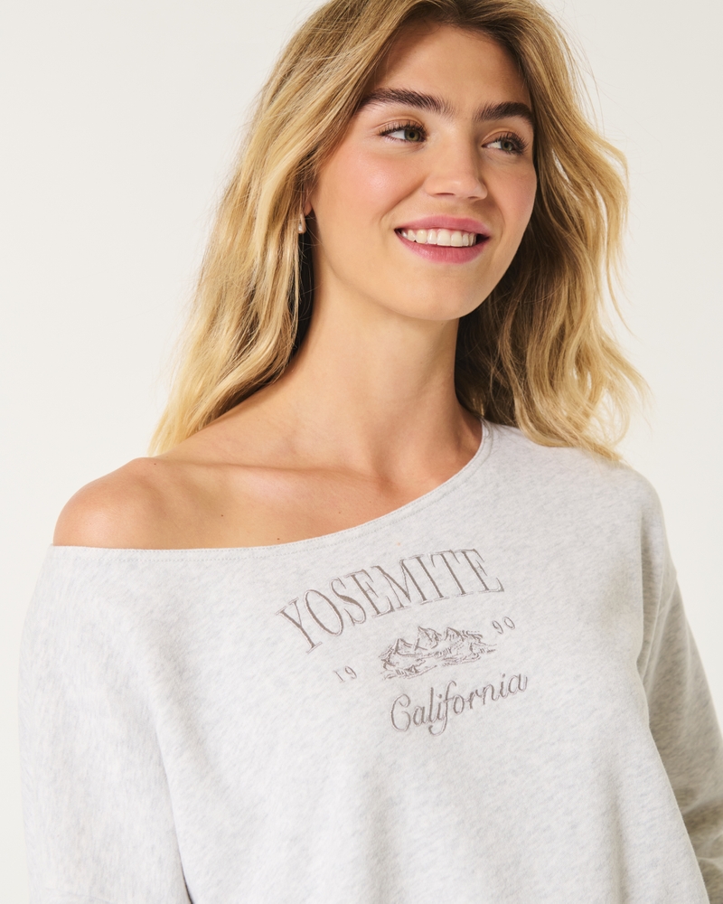 Easy Off-the-Shoulder New York Graphic Sweatshirt