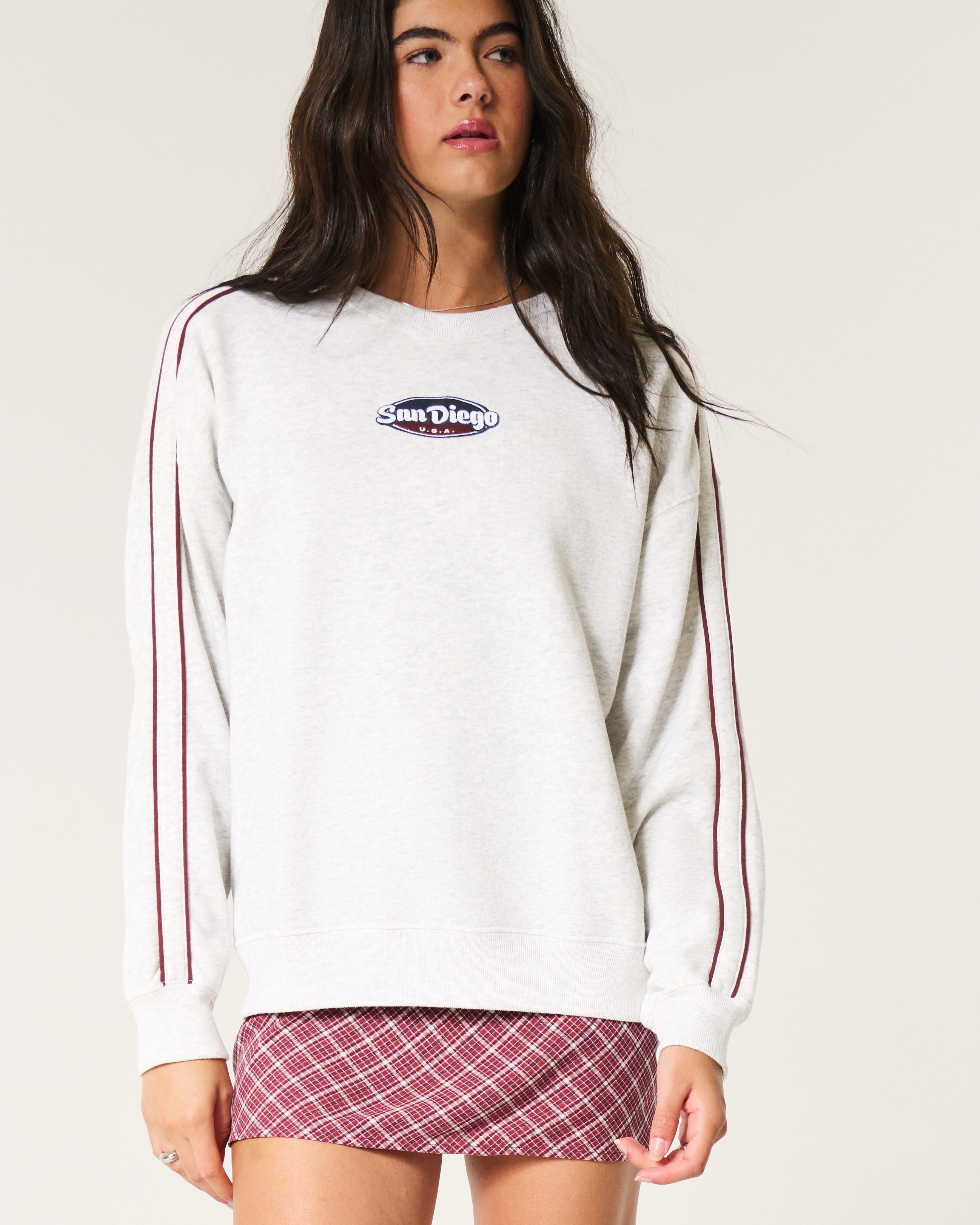 Women's Oversized San Diego Graphic Crew Sweatshirt Women's Oversized San Diego Graphic Crew Sweatshirt