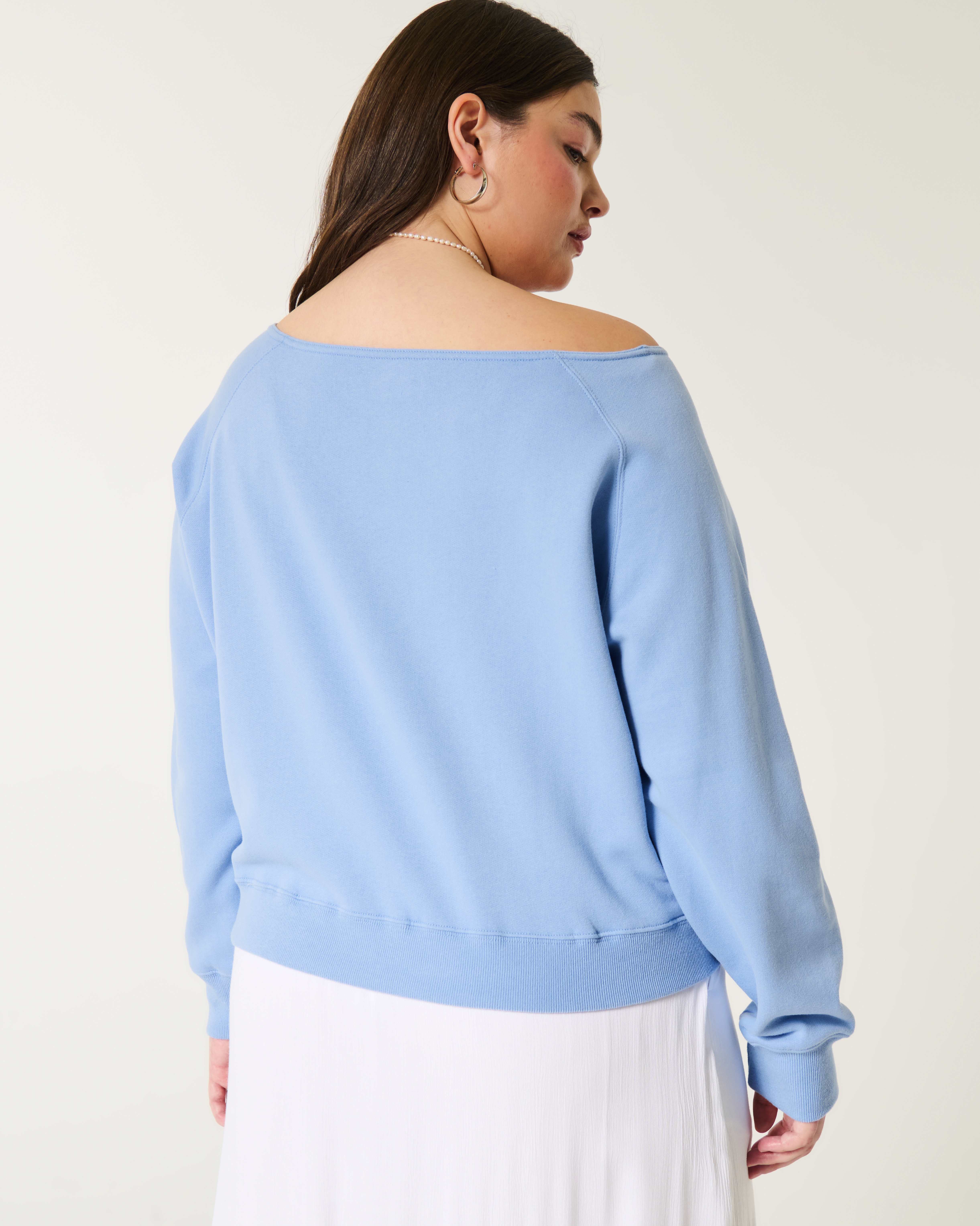 Easy Off-the-Shoulder Making Waves Graphic Crew Sweatshirt