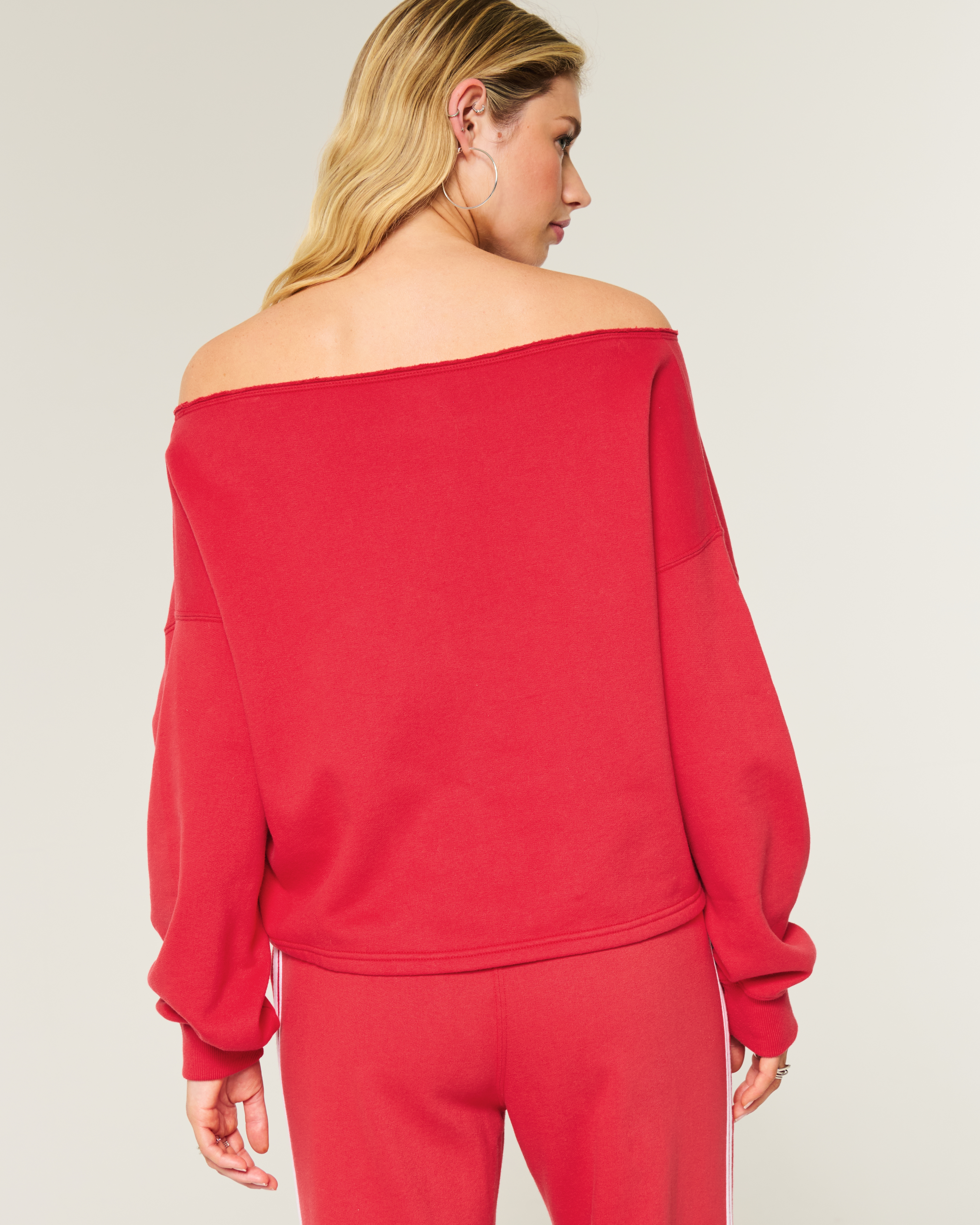 Hollister Easy Double Off-the-shoulder University Of Georgia Graphic Sweatshirt