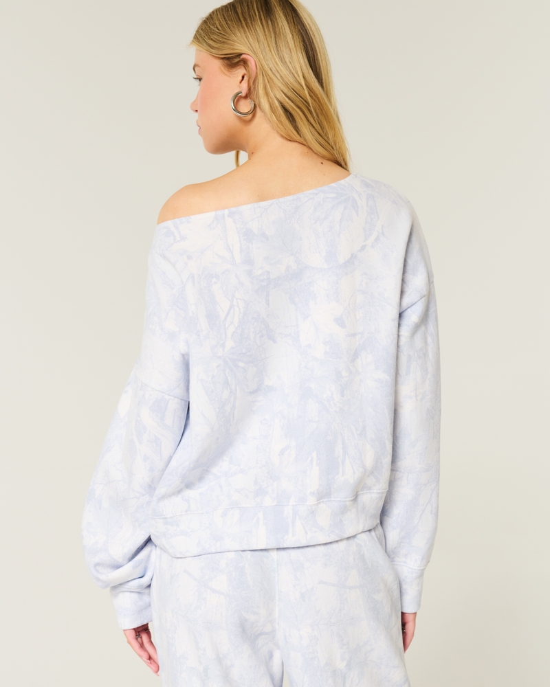 Easy Off-the-Shoulder Camo Sweatshirt
