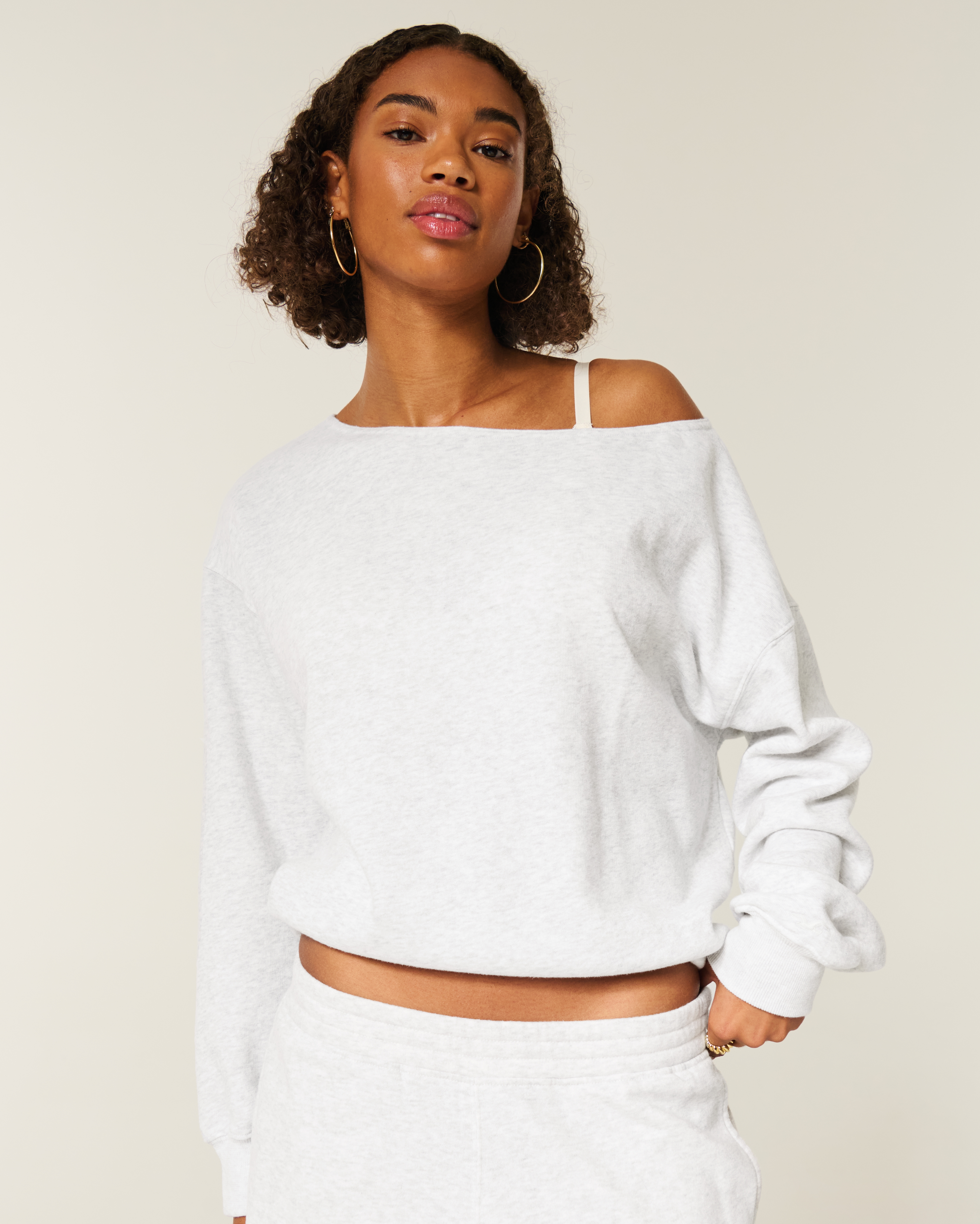 Oversized Off-the-Shoulder Sweatshirt